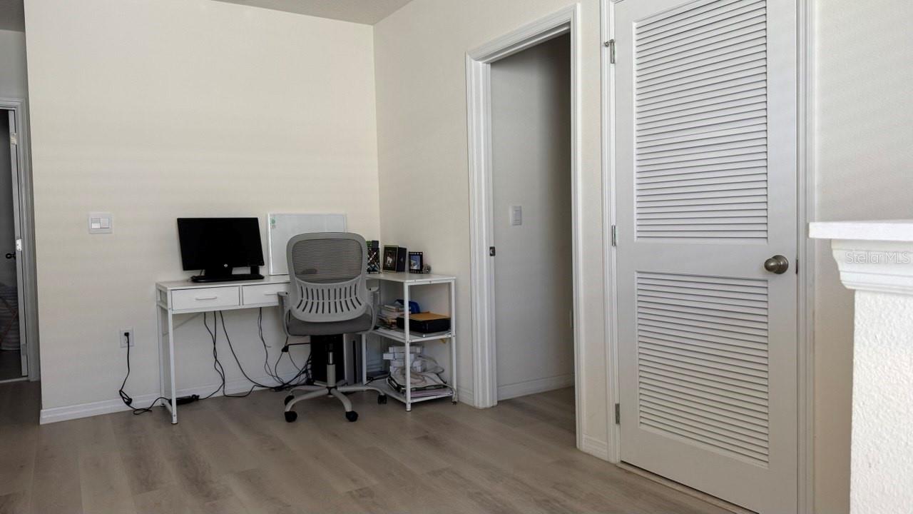 Image 5 of 39 For 1724 Post Oak Drive