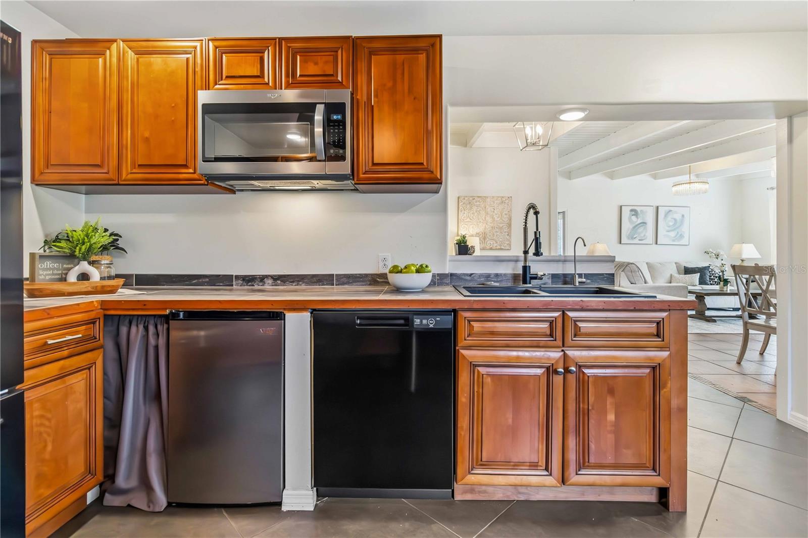 Image 11 of 32 For 1636 Grandview Way