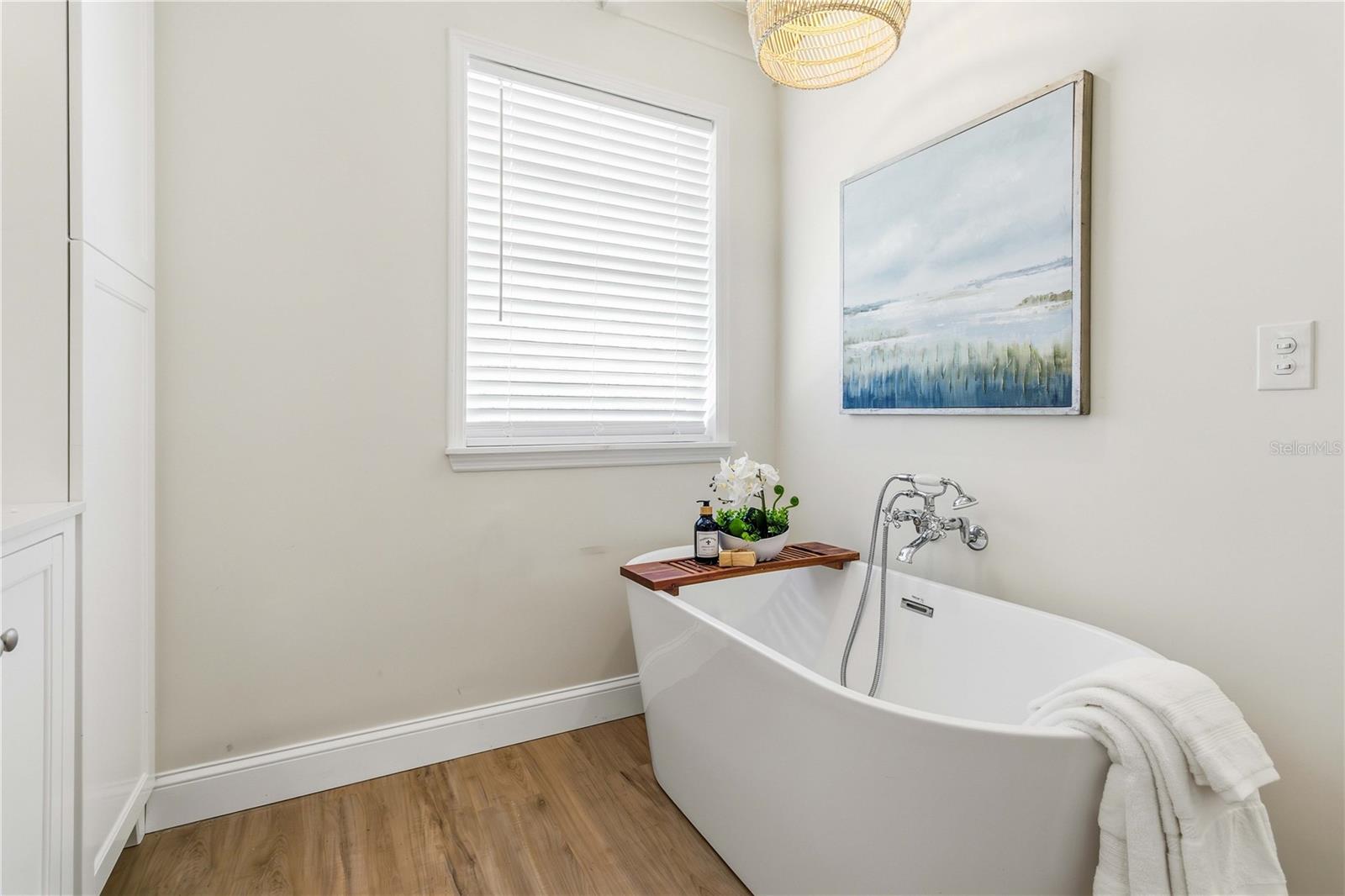 Image 17 of 32 For 1636 Grandview Way