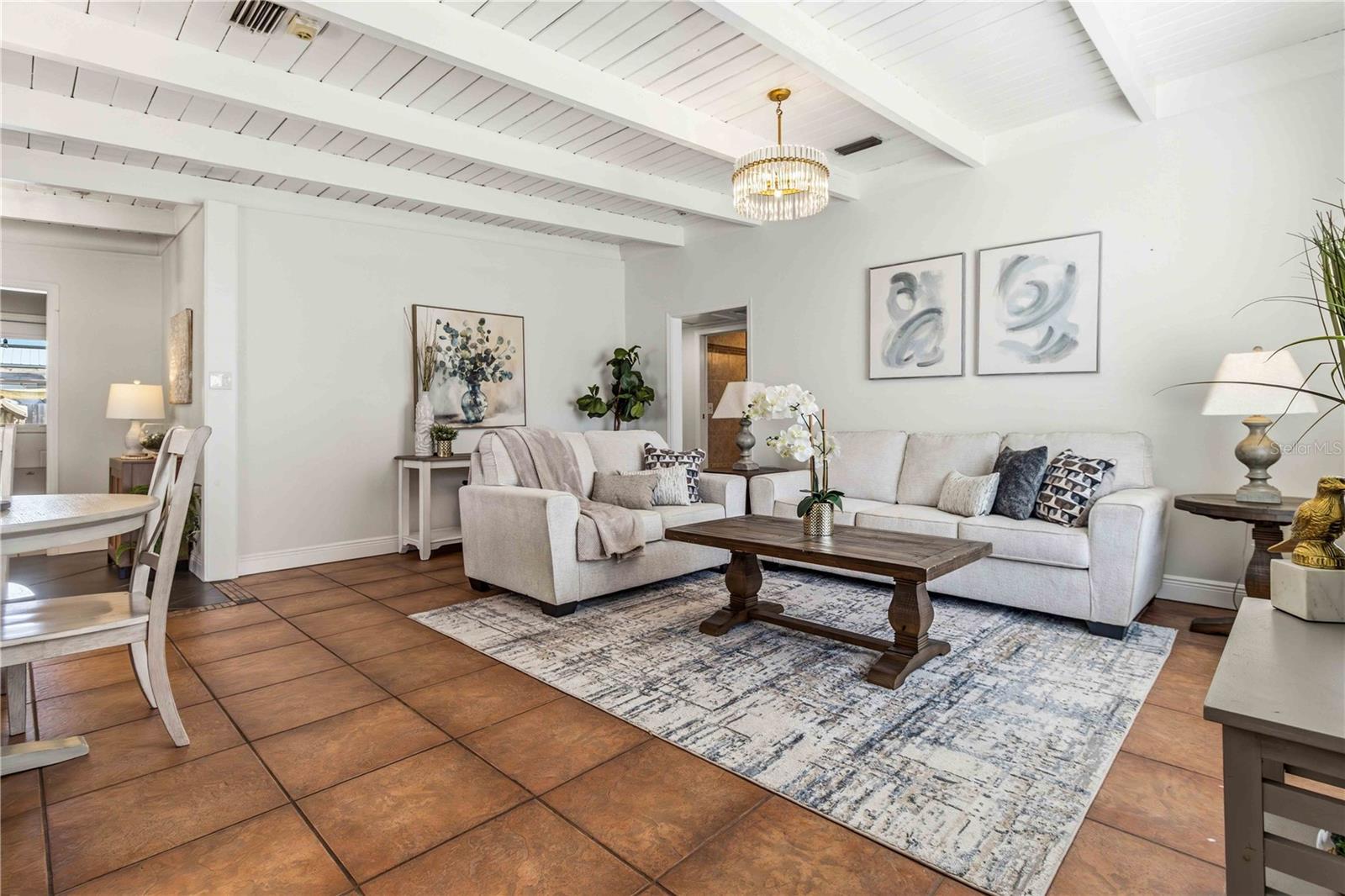 Image 4 of 32 For 1636 Grandview Way