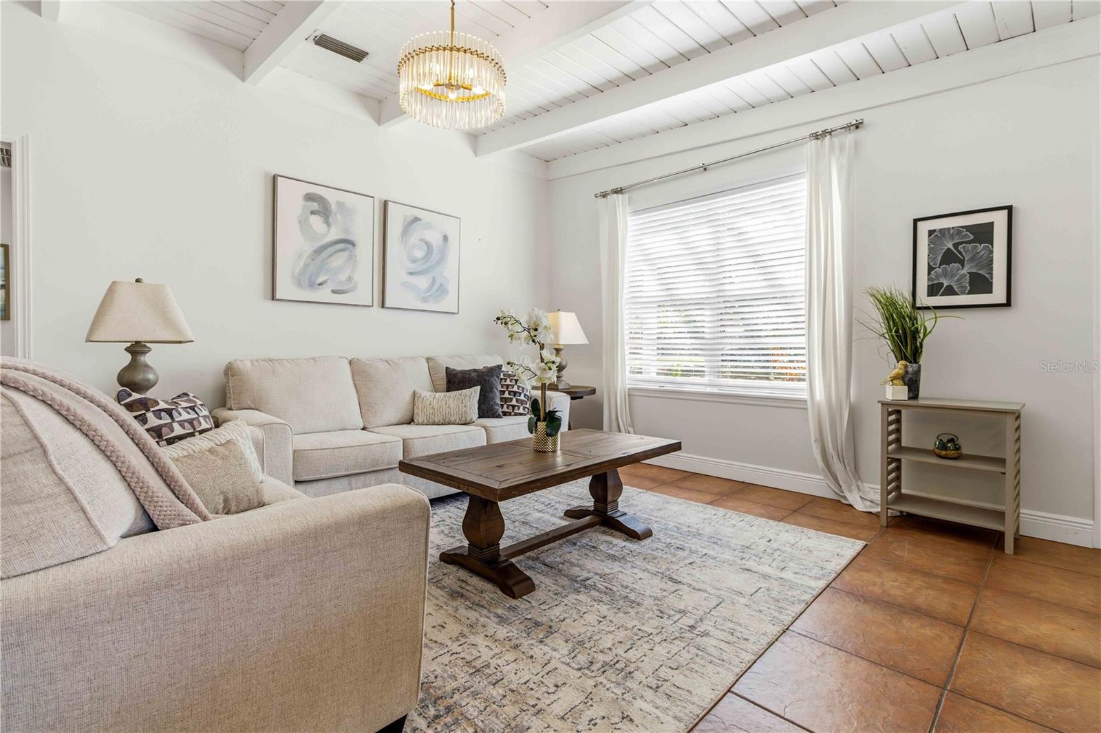 Image 6 of 32 For 1636 Grandview Way