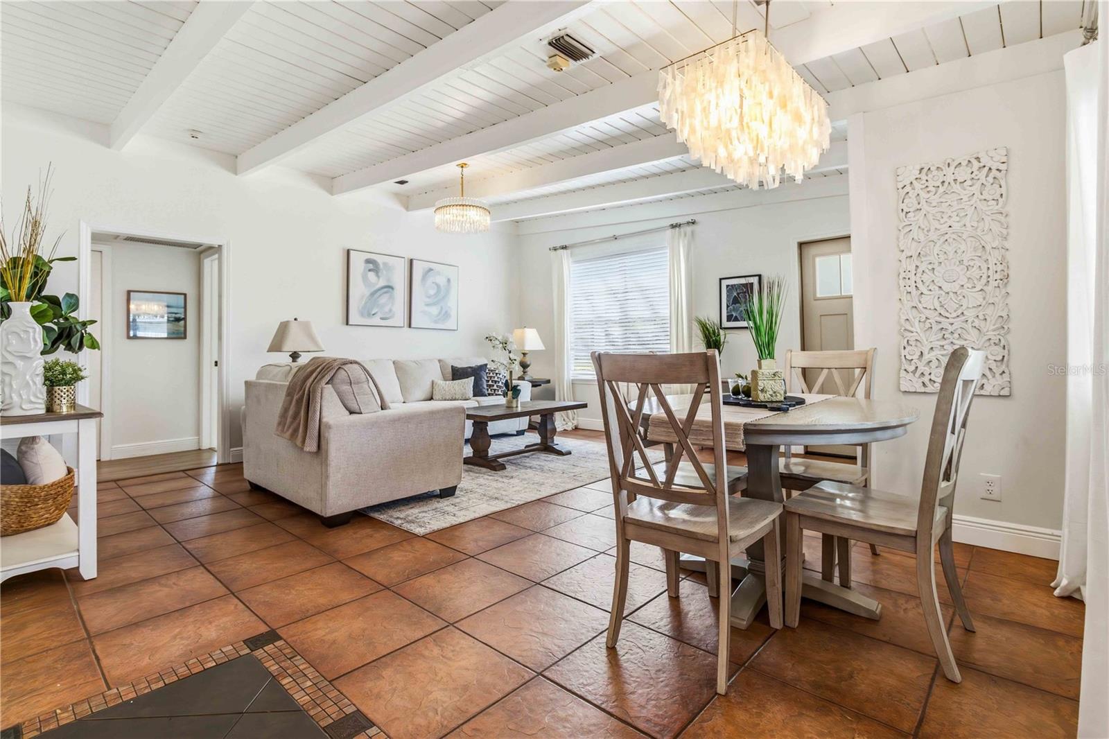 Image 7 of 32 For 1636 Grandview Way