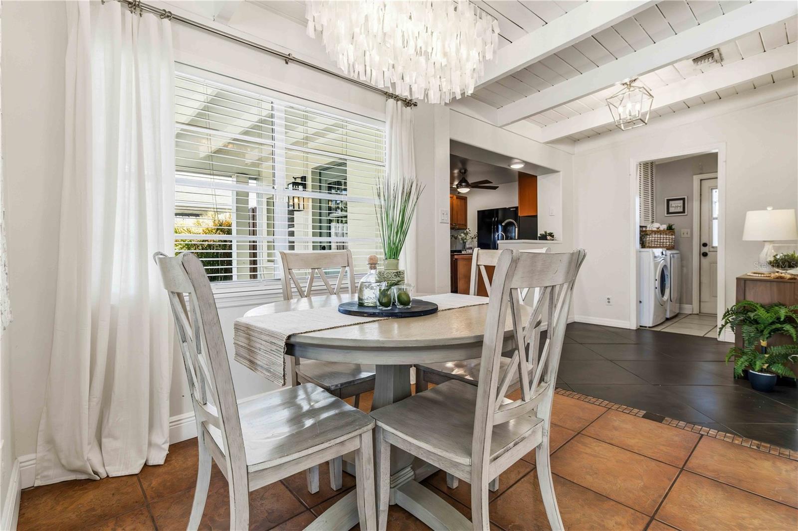 Image 8 of 32 For 1636 Grandview Way