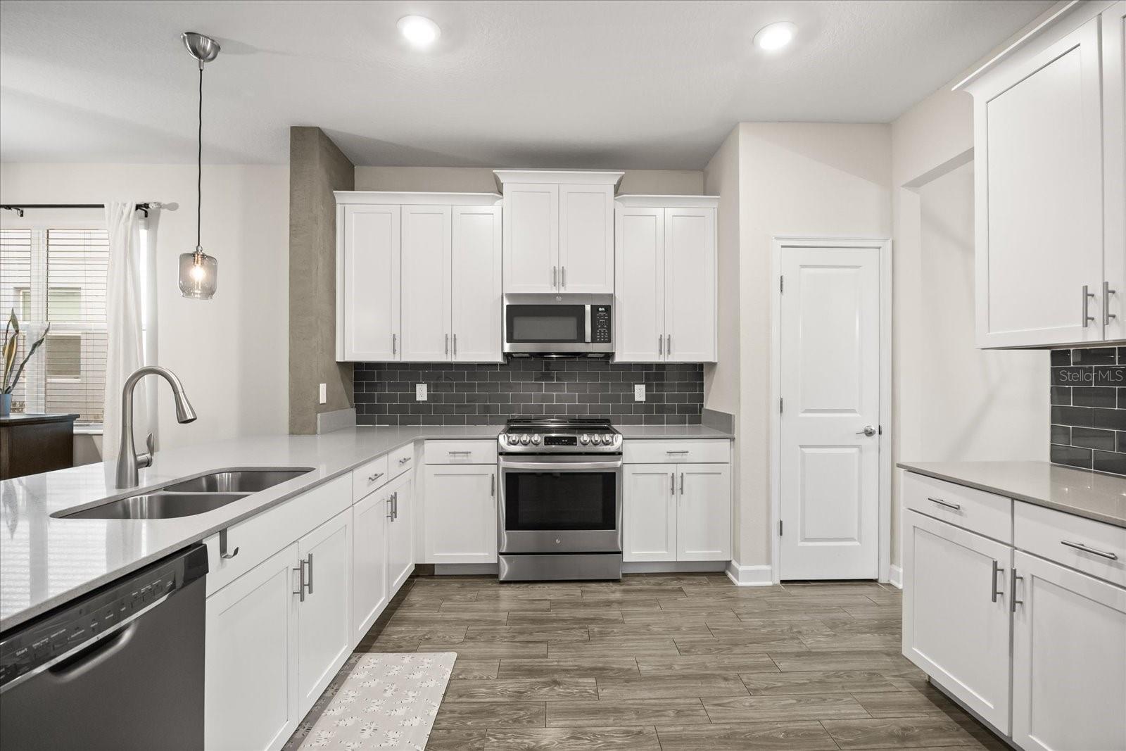 Image 6 of 88 For 11827 Philosophy Way