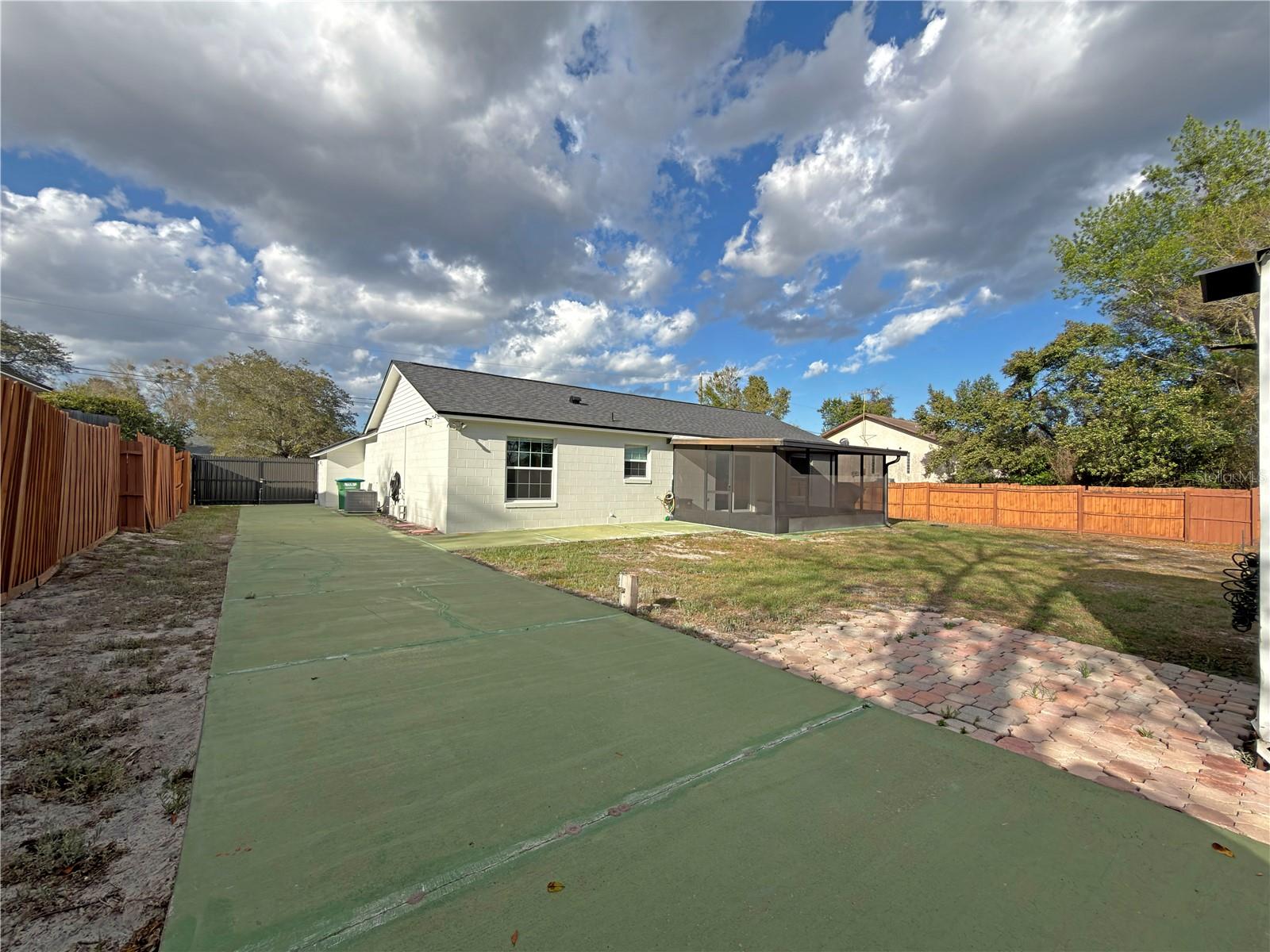 Image 32 of 43 For 1384 Valhalla Street