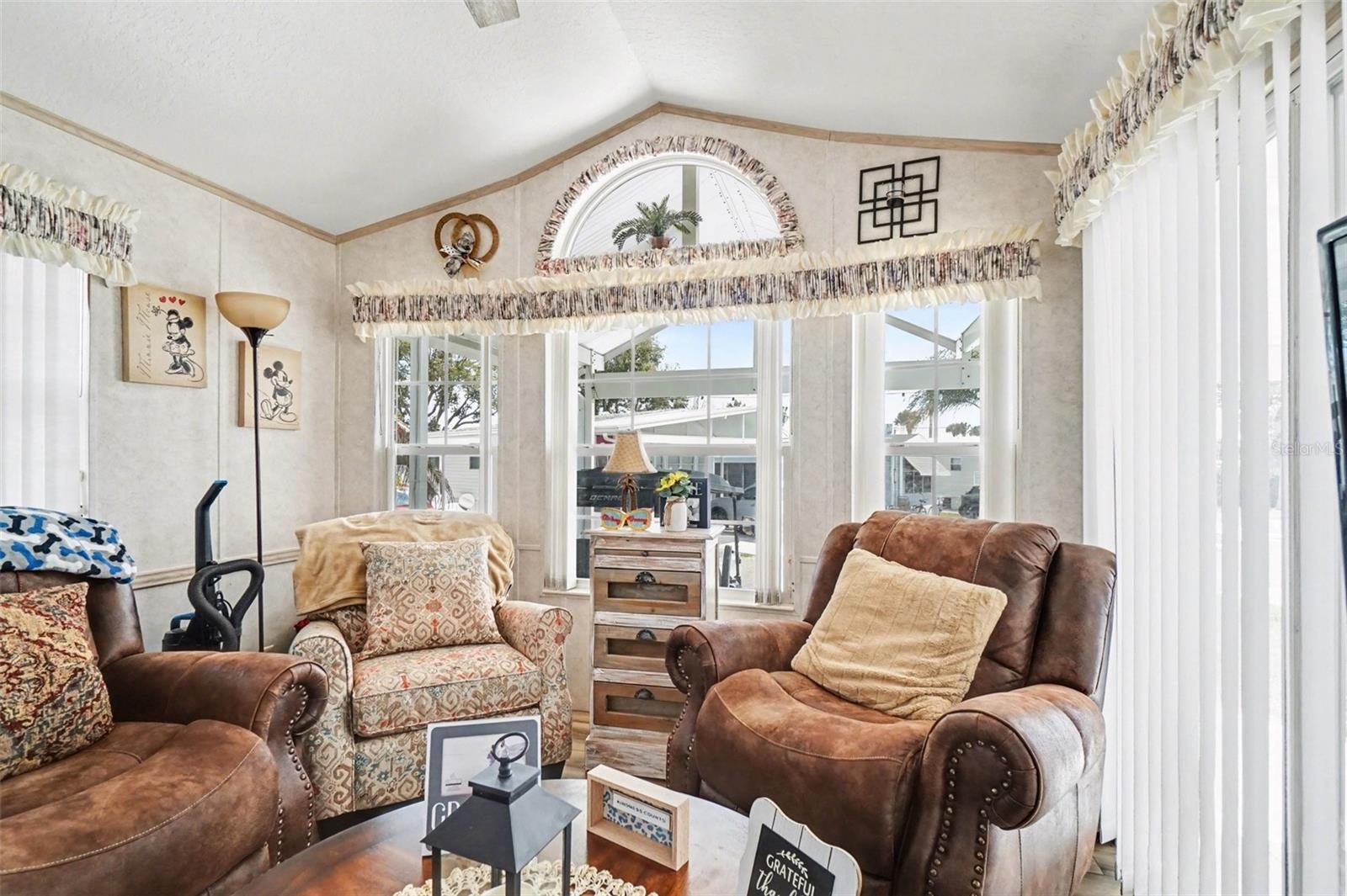 Image 13 of 26 For 9000 Us Highway 192 529