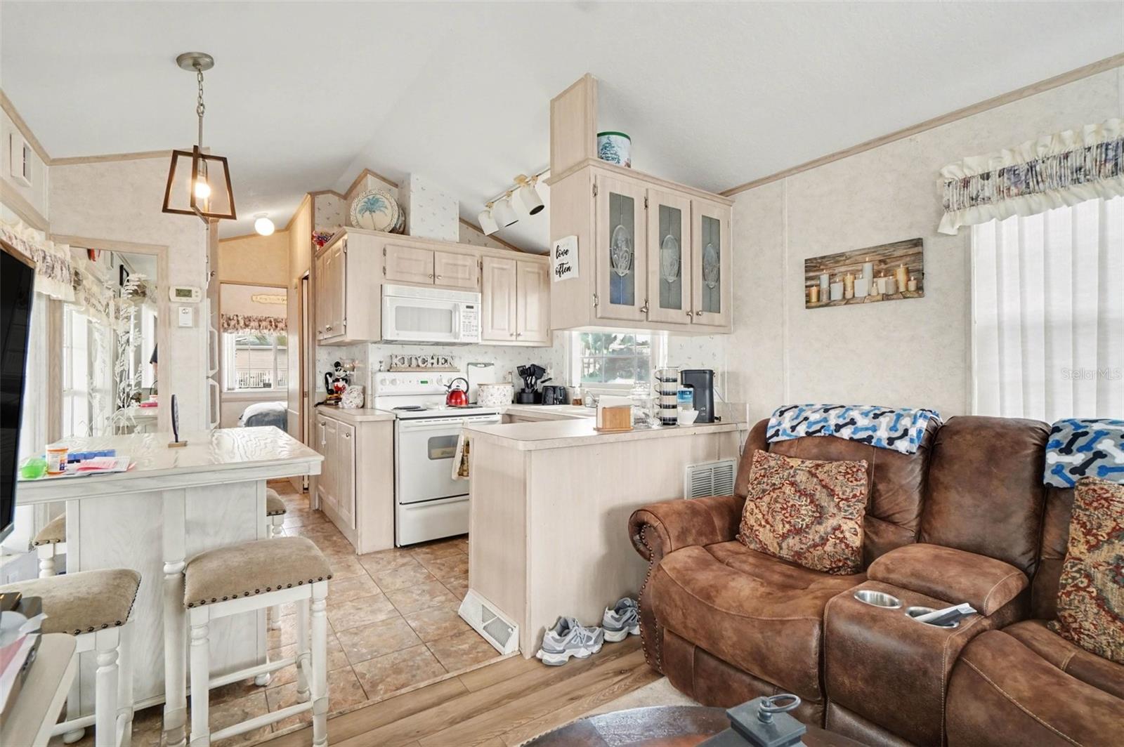 Image 17 of 26 For 9000 Us Highway 192 529