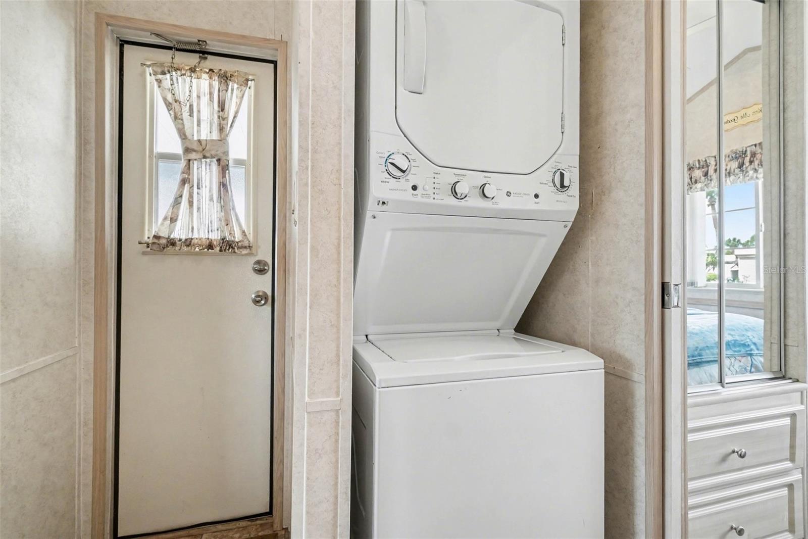 Image 18 of 26 For 9000 Us Highway 192 529