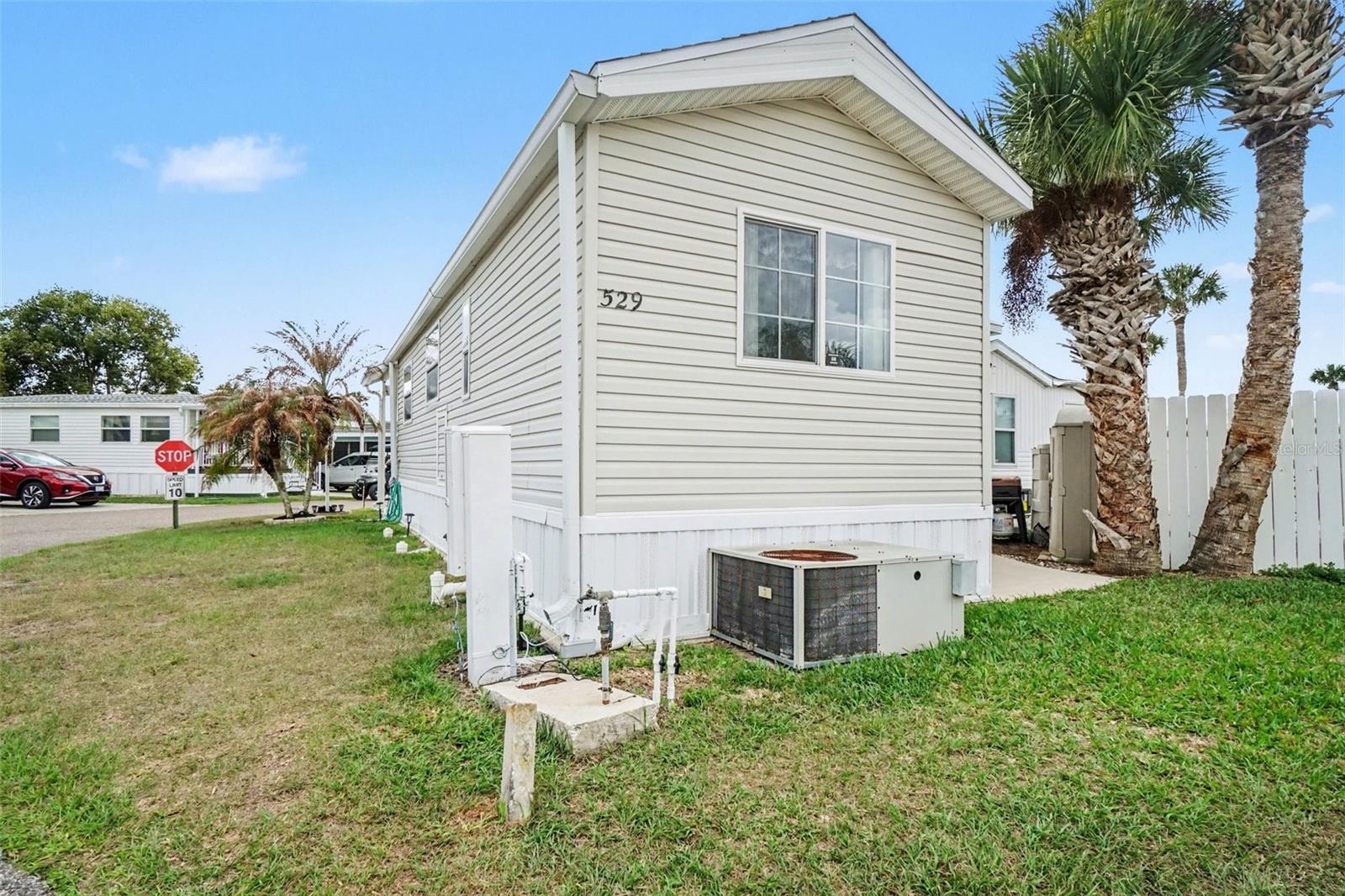 Image 3 of 26 For 9000 Us Highway 192 529