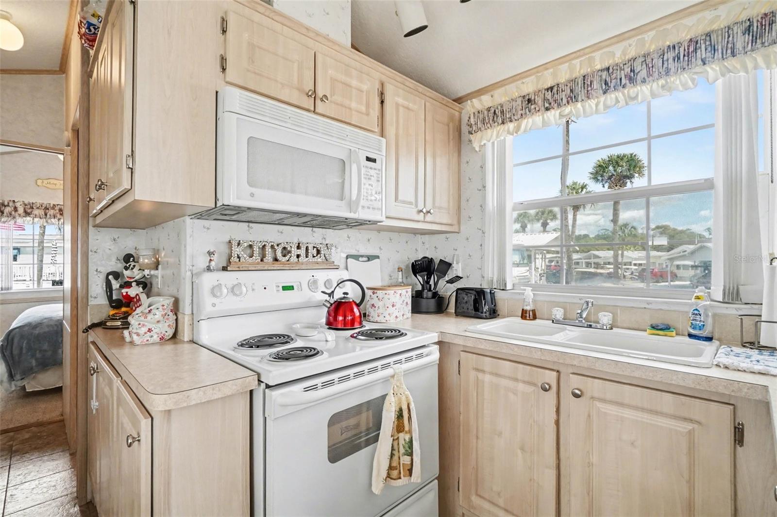 Image 7 of 26 For 9000 Us Highway 192 529