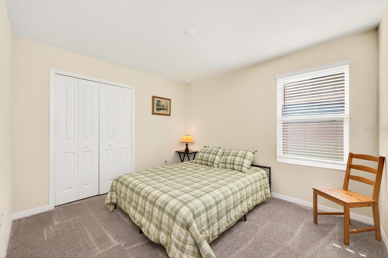 Listing photo id 18 for 5347 Travertine Street