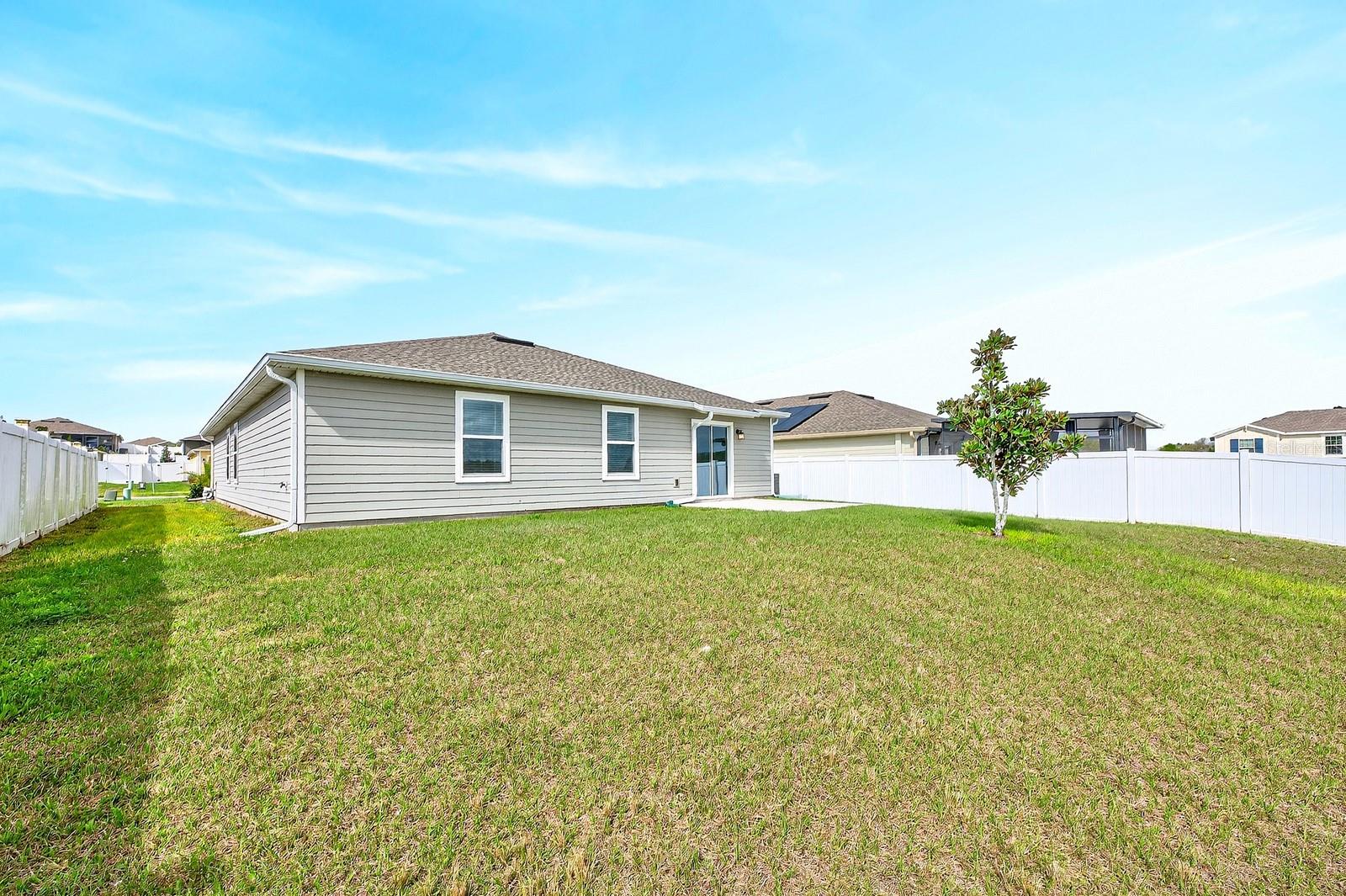 Listing photo id 20 for 5347 Travertine Street