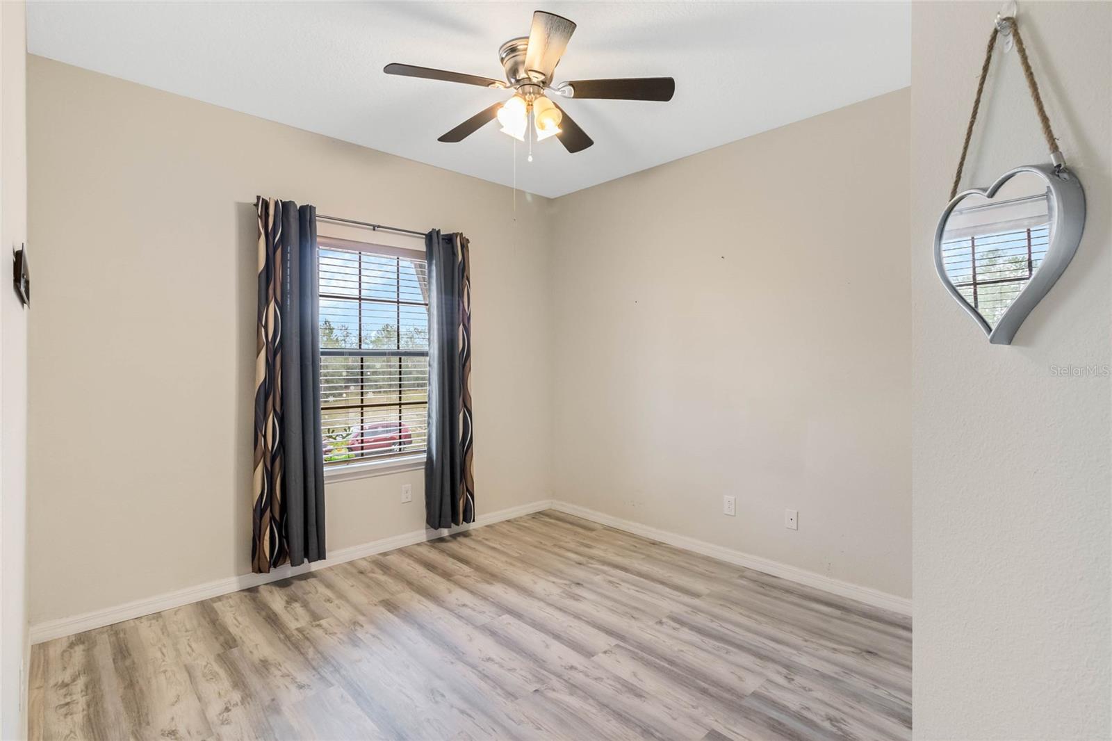 Image 14 of 34 For 1411 Pacific Road