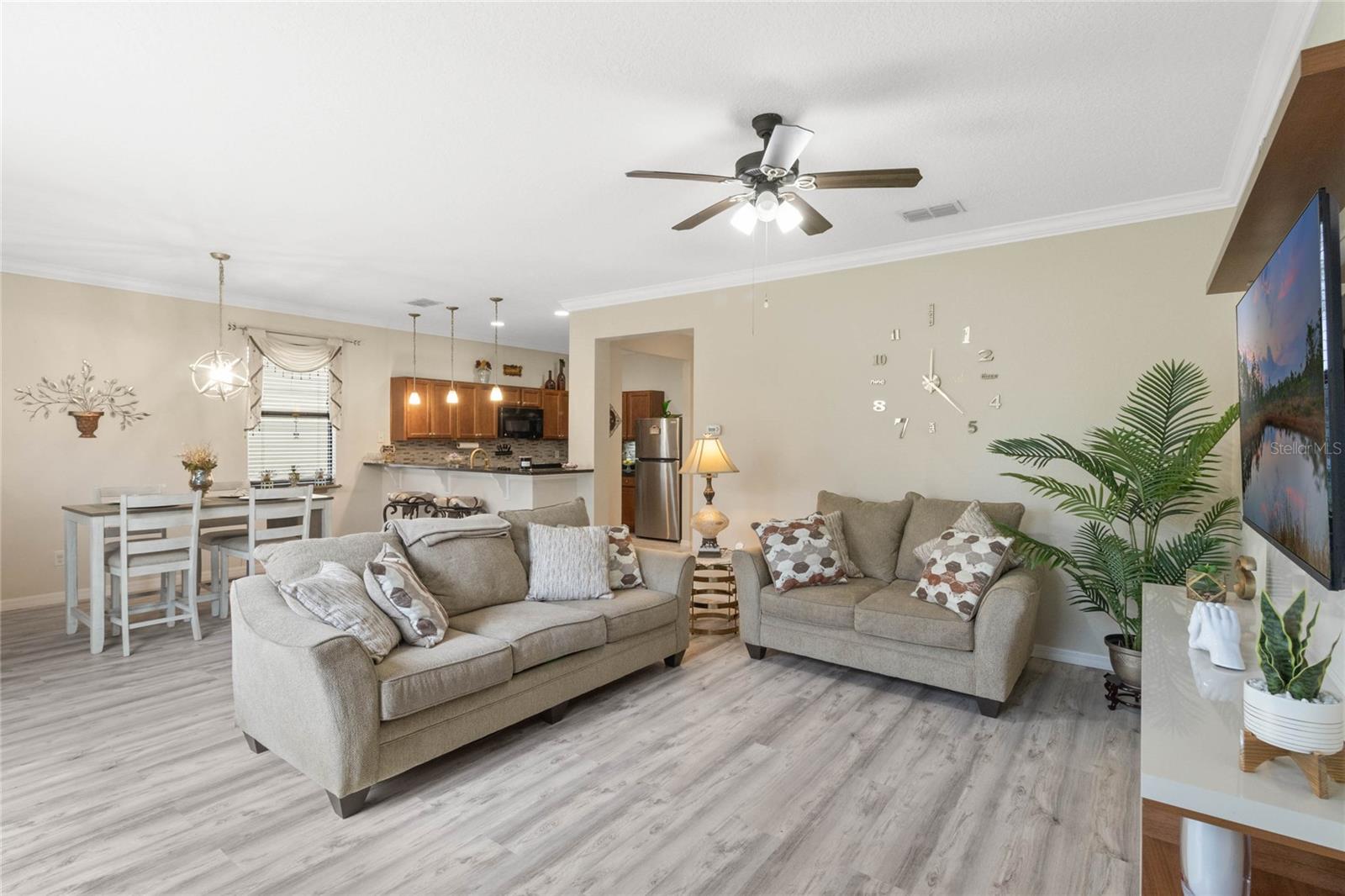 Image 5 of 34 For 1411 Pacific Road