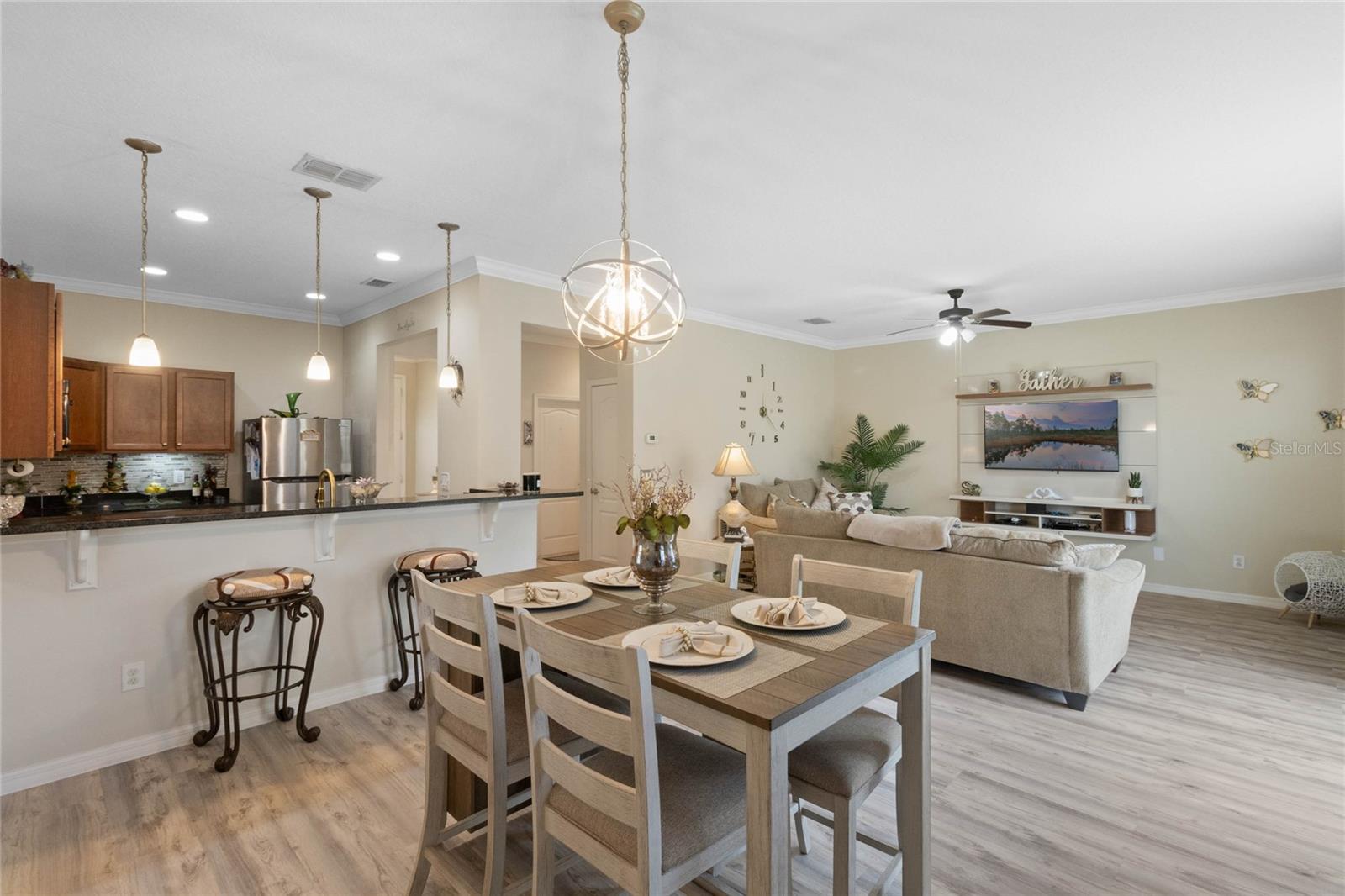 Image 8 of 34 For 1411 Pacific Road