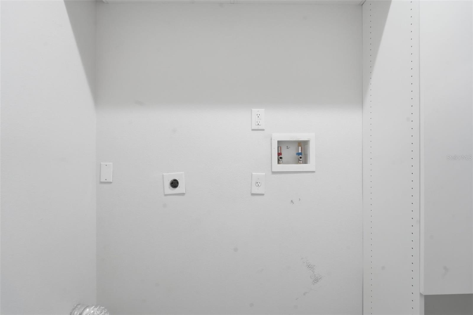 Image 12 of 44 For 2446 Strandhill Street