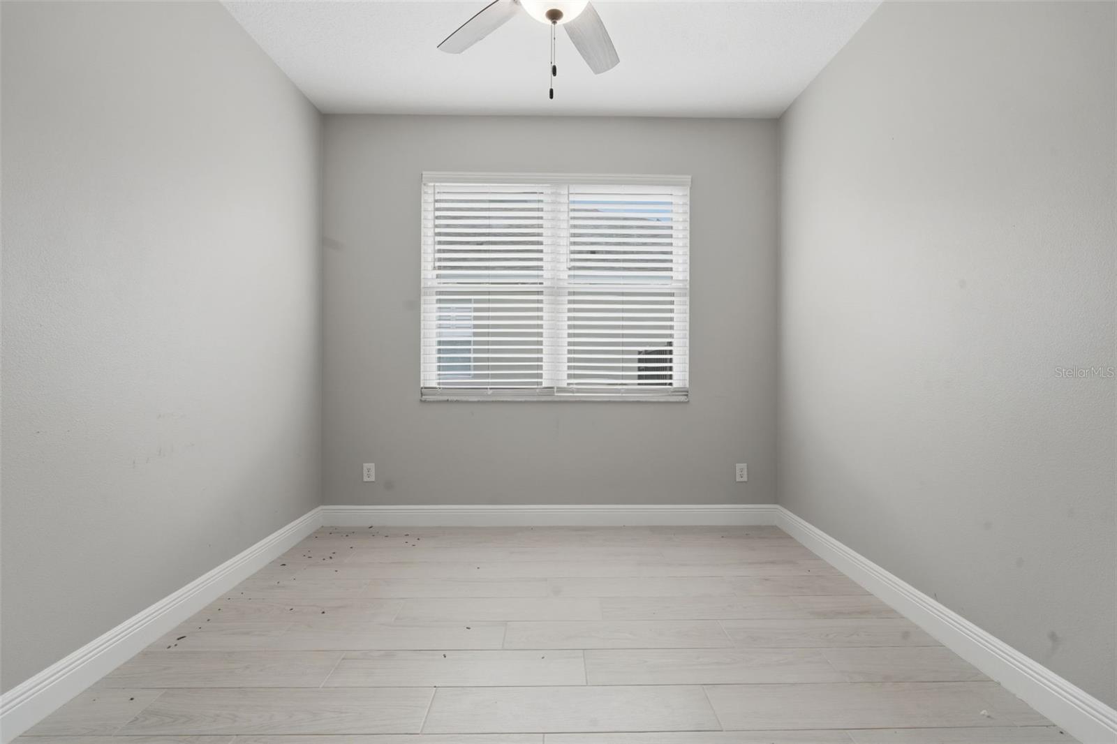 Image 18 of 44 For 2446 Strandhill Street