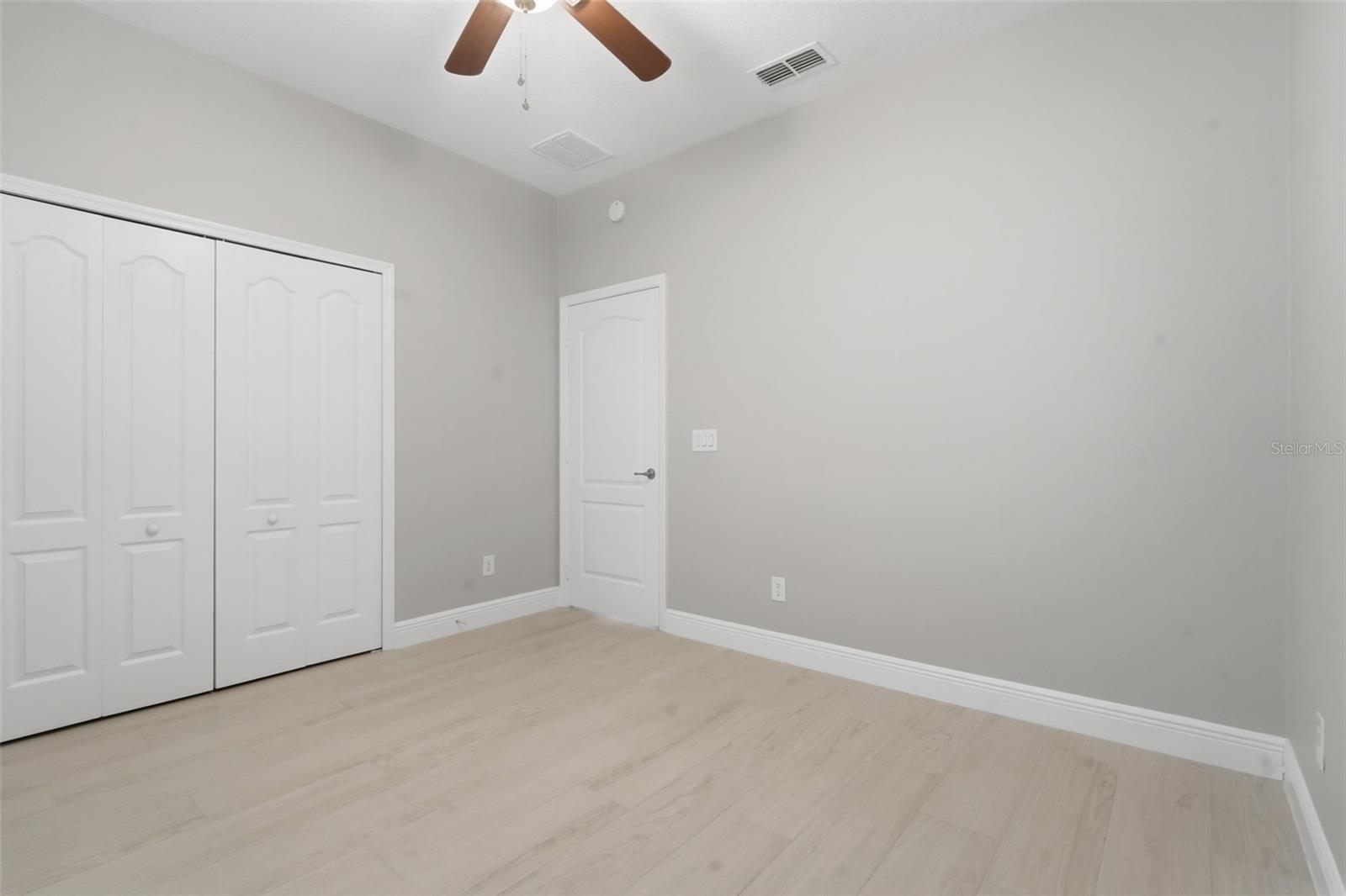 Image 20 of 44 For 2446 Strandhill Street