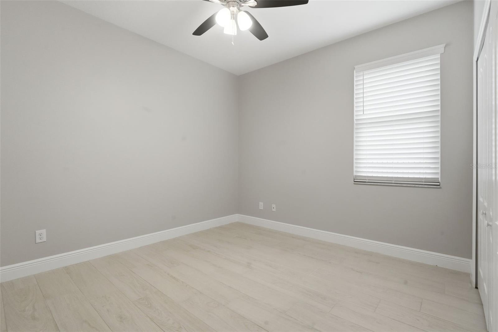 Image 22 of 44 For 2446 Strandhill Street