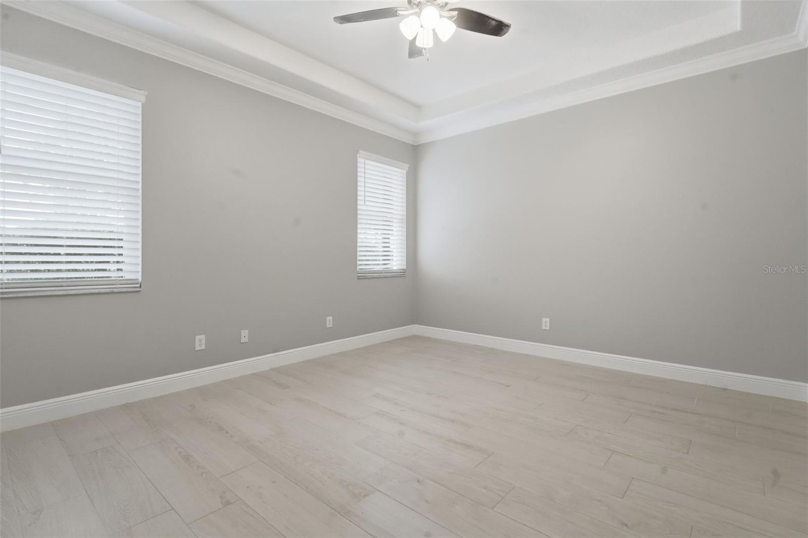 Image 27 of 44 For 2446 Strandhill Street