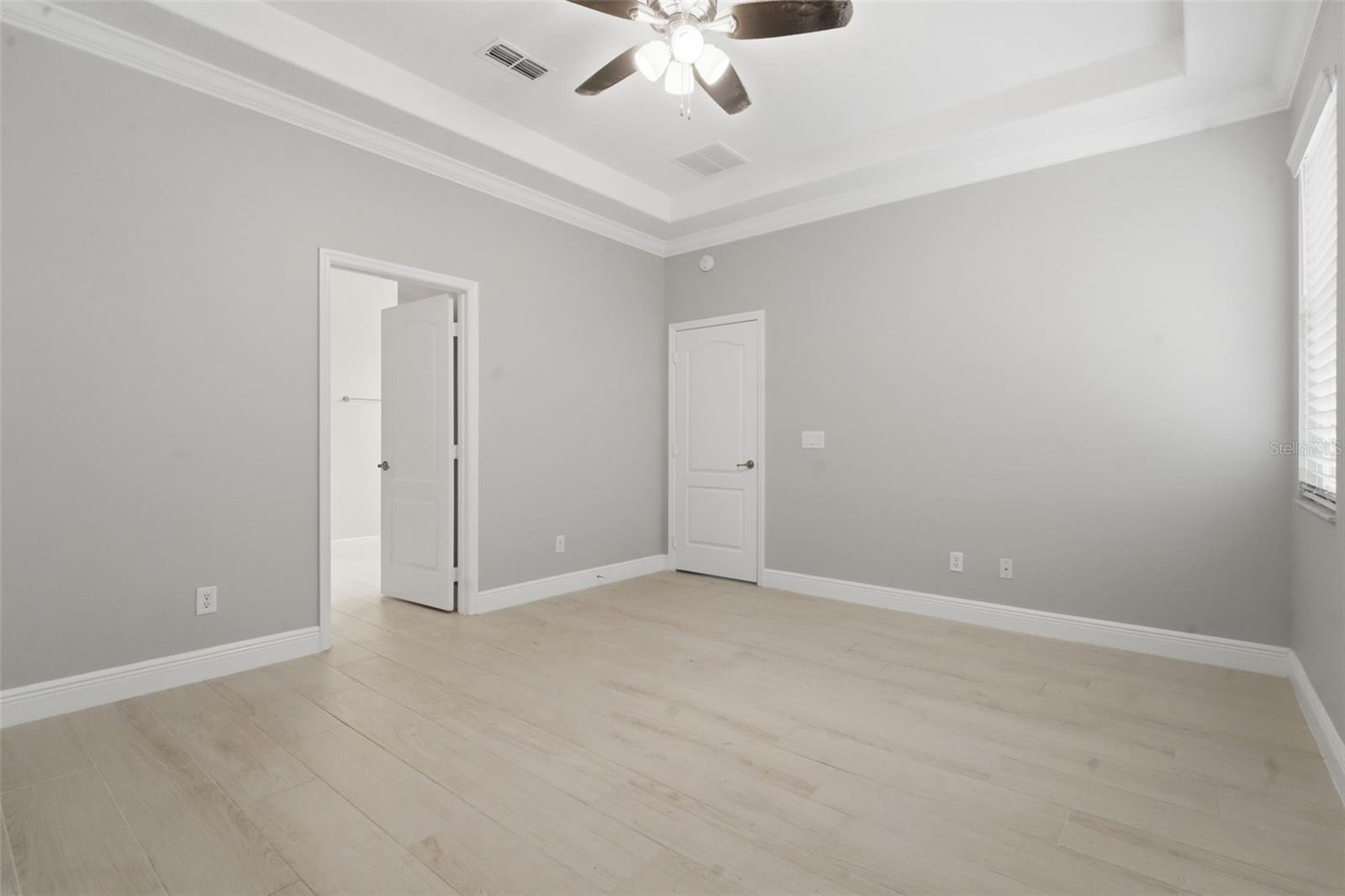 Image 28 of 44 For 2446 Strandhill Street