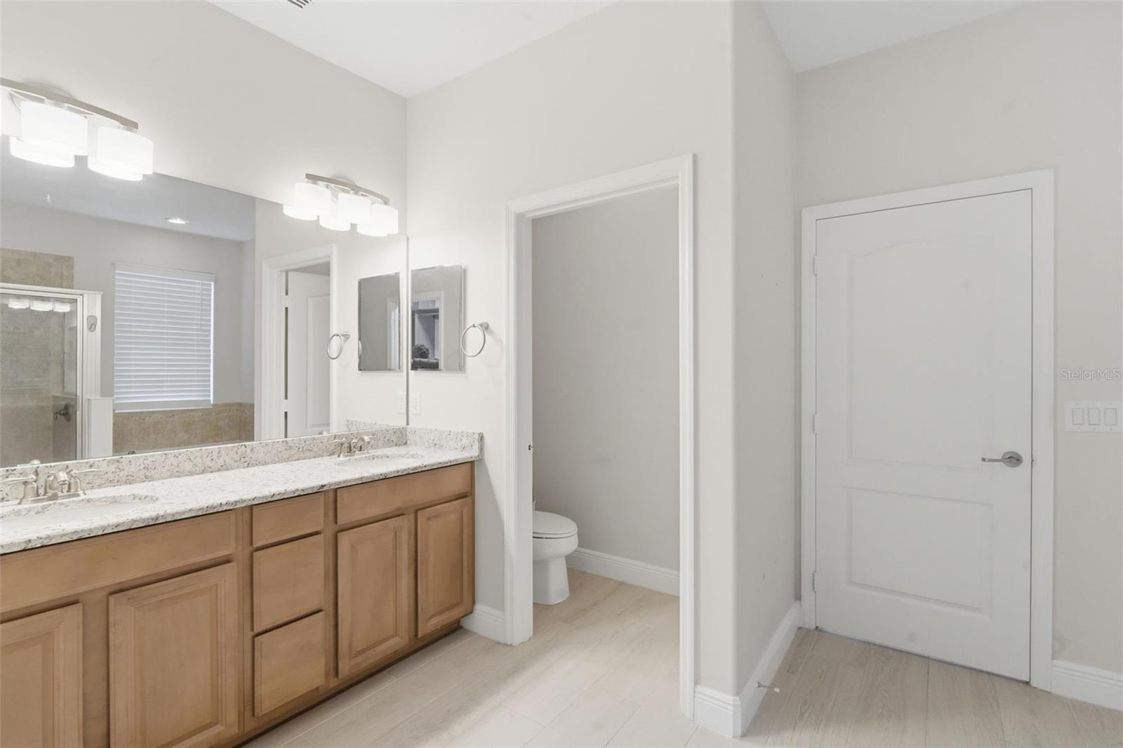 Image 31 of 44 For 2446 Strandhill Street