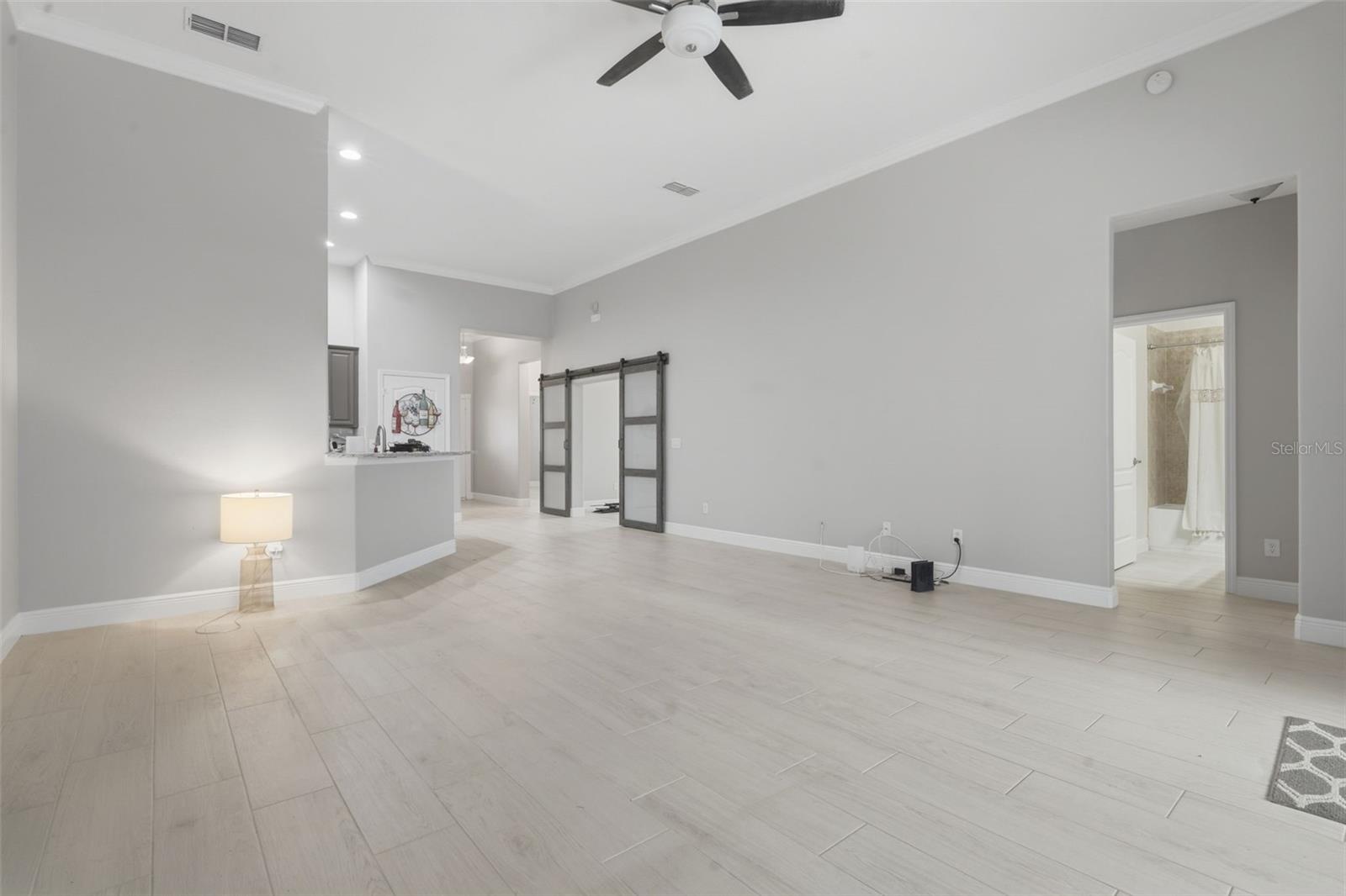 Image 4 of 44 For 2446 Strandhill Street