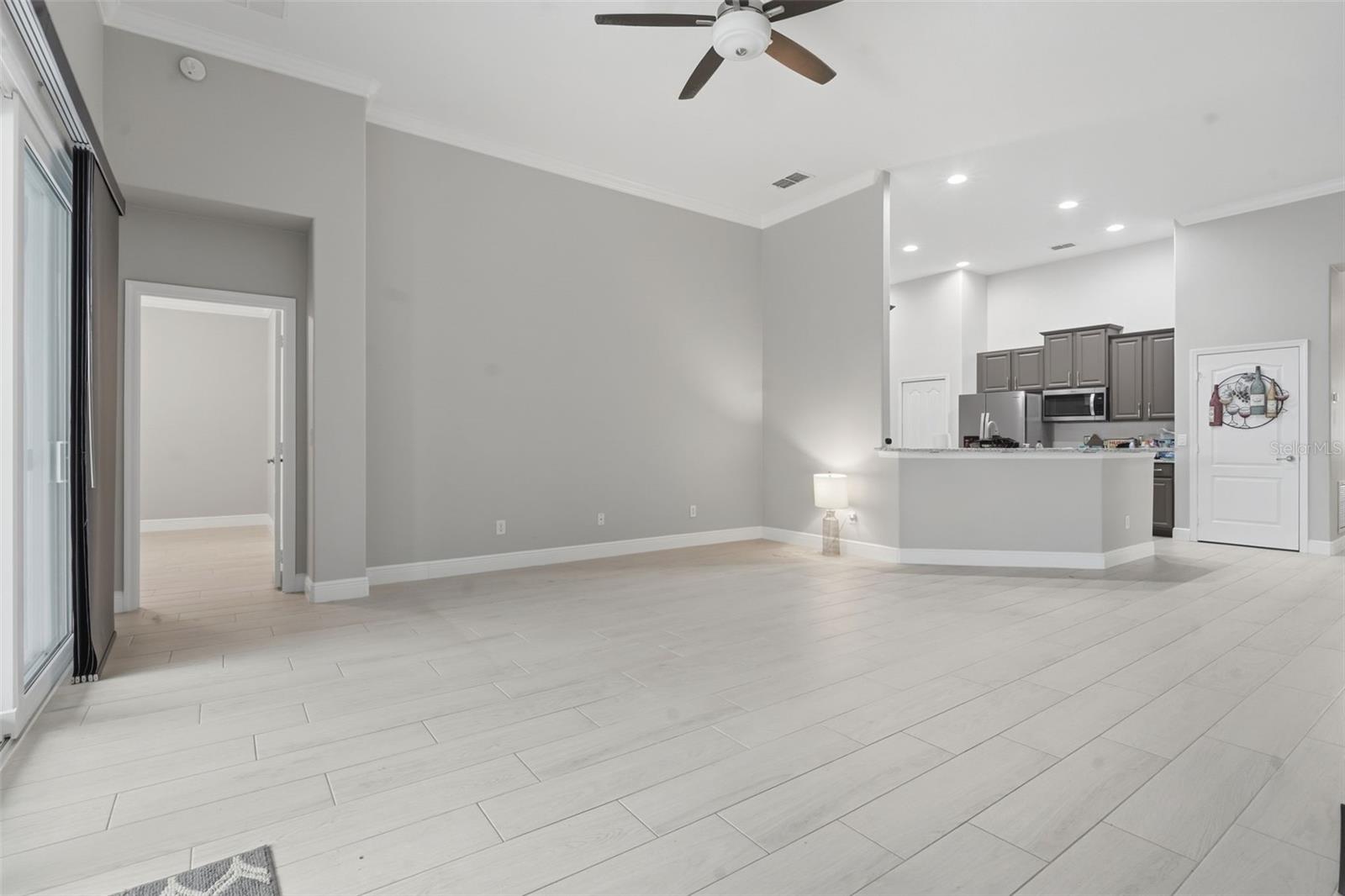 Image 5 of 44 For 2446 Strandhill Street