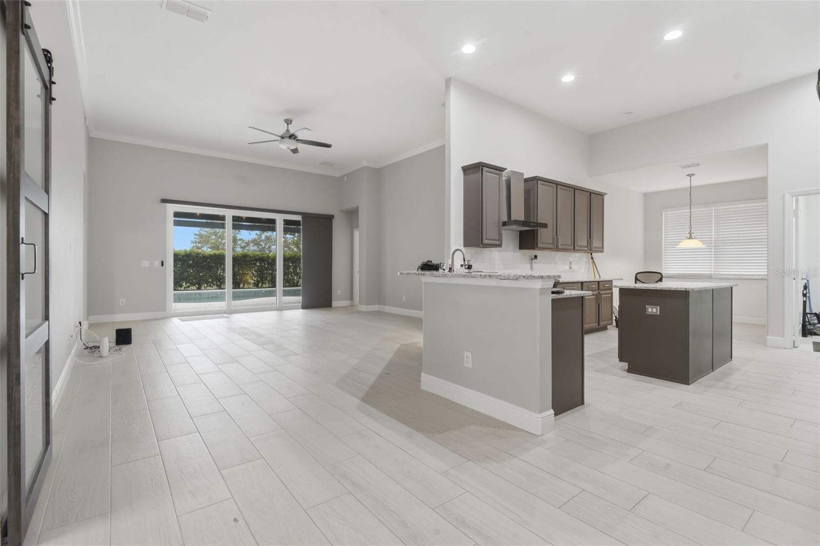 Image 6 of 44 For 2446 Strandhill Street