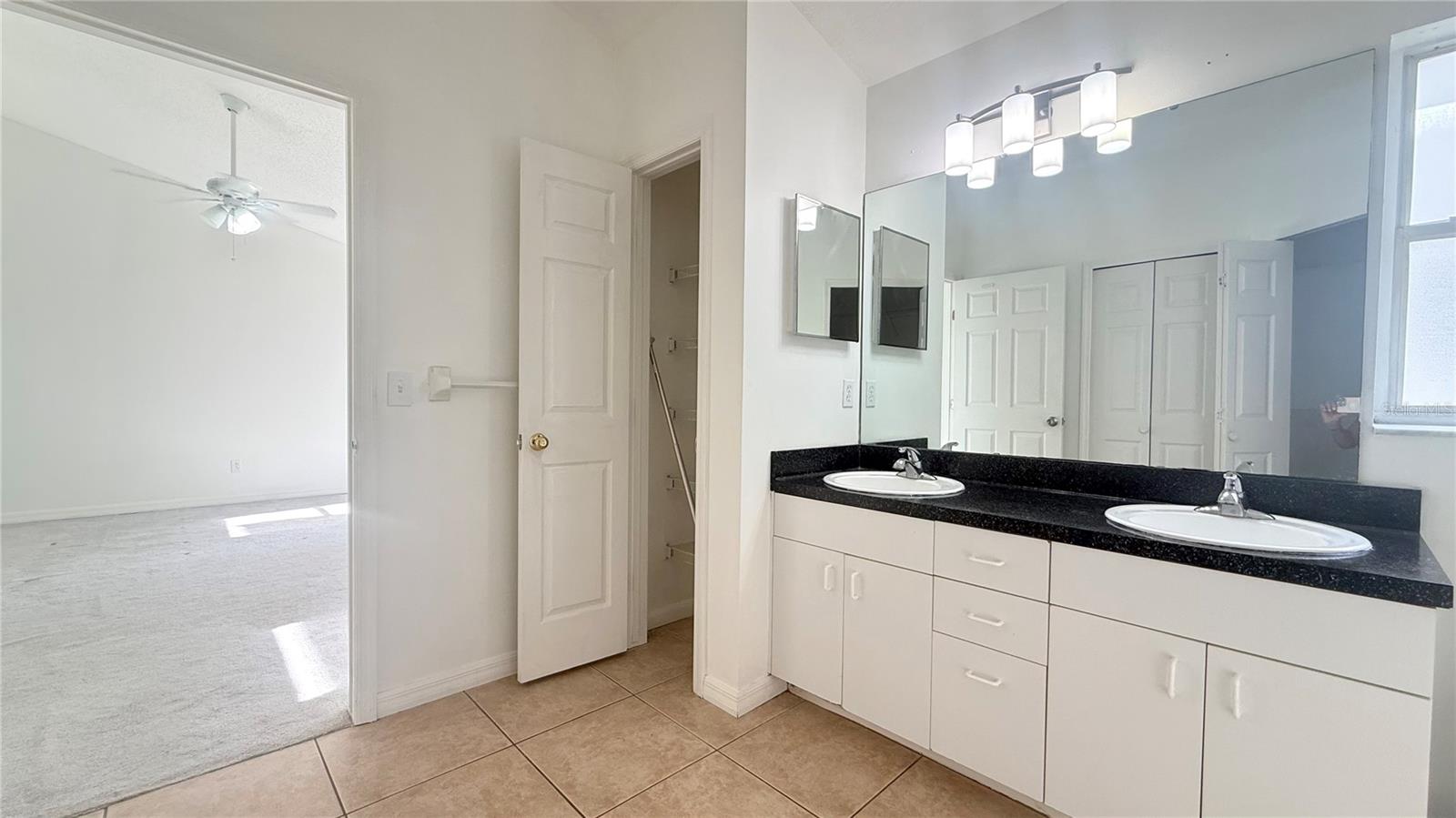 Image 13 of 37 For 13427 Heron Cove Drive