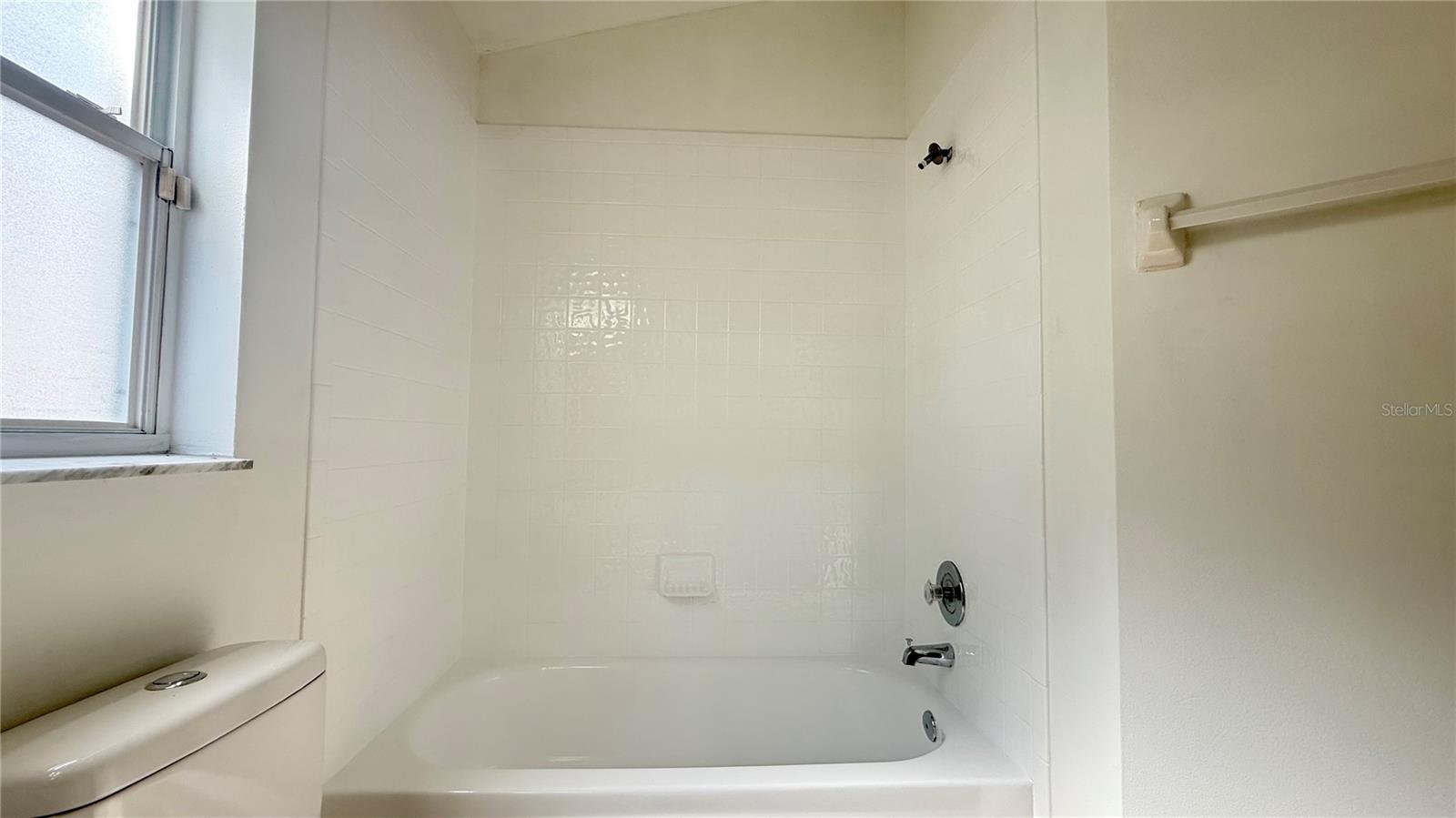 Image 16 of 37 For 13427 Heron Cove Drive