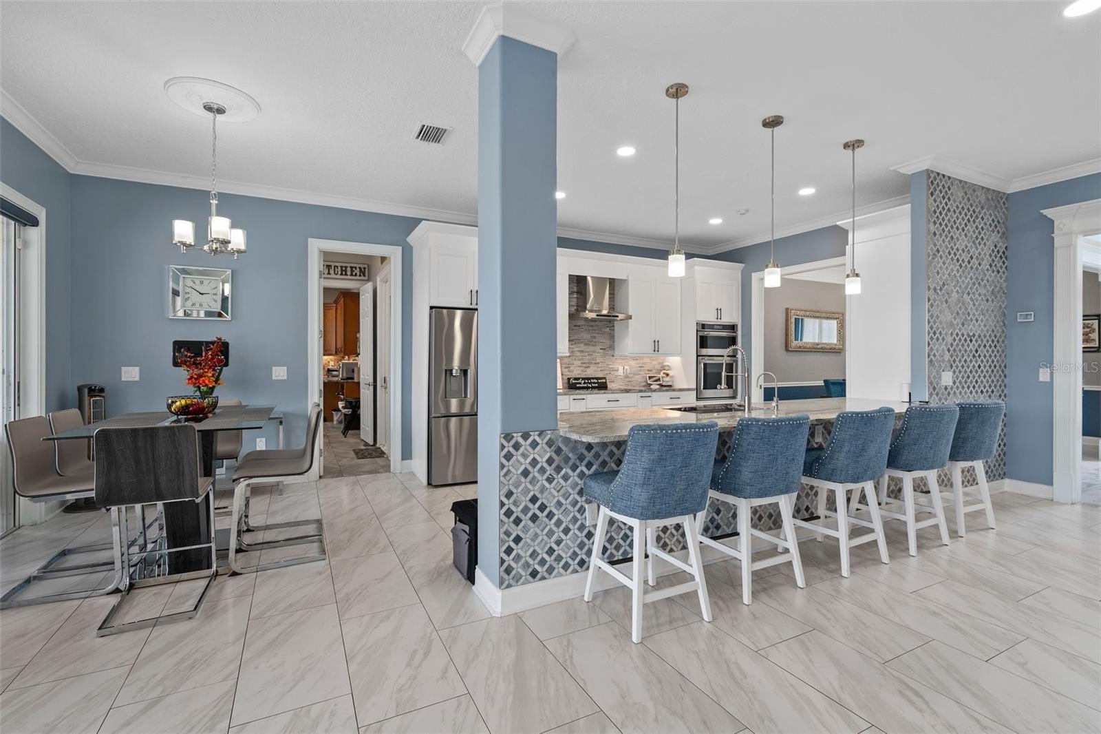 Image 17 of 64 For 9057 Balmoral Mews Square