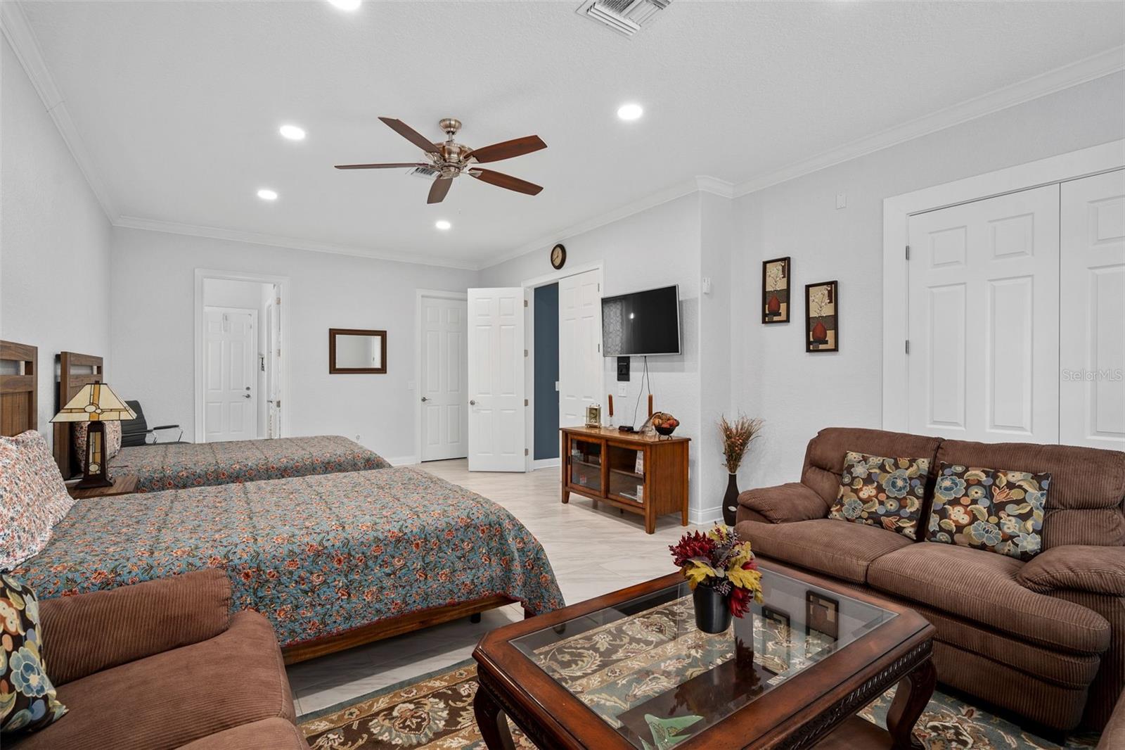 Image 23 of 64 For 9057 Balmoral Mews Square