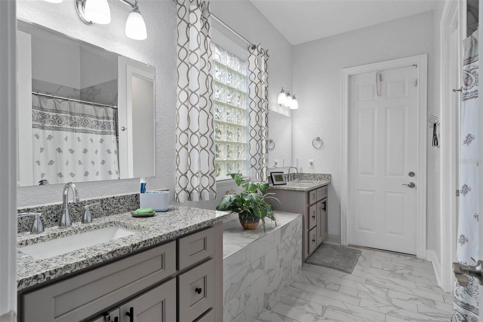 Image 24 of 64 For 9057 Balmoral Mews Square