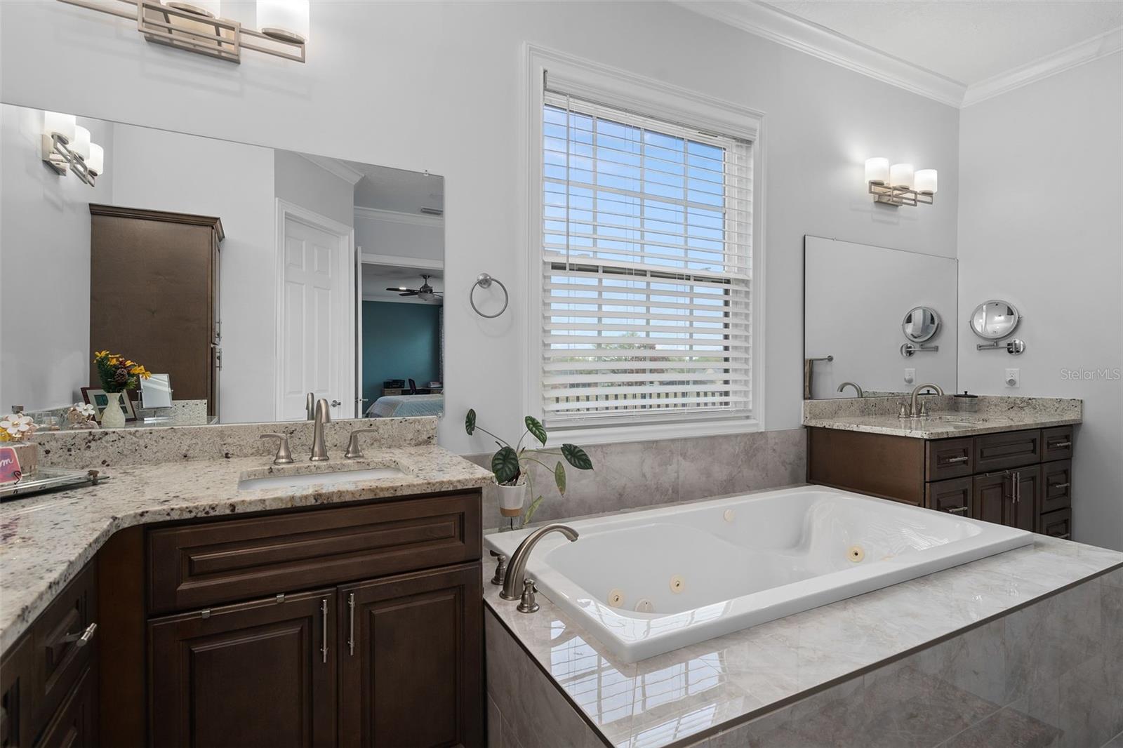 Image 31 of 64 For 9057 Balmoral Mews Square