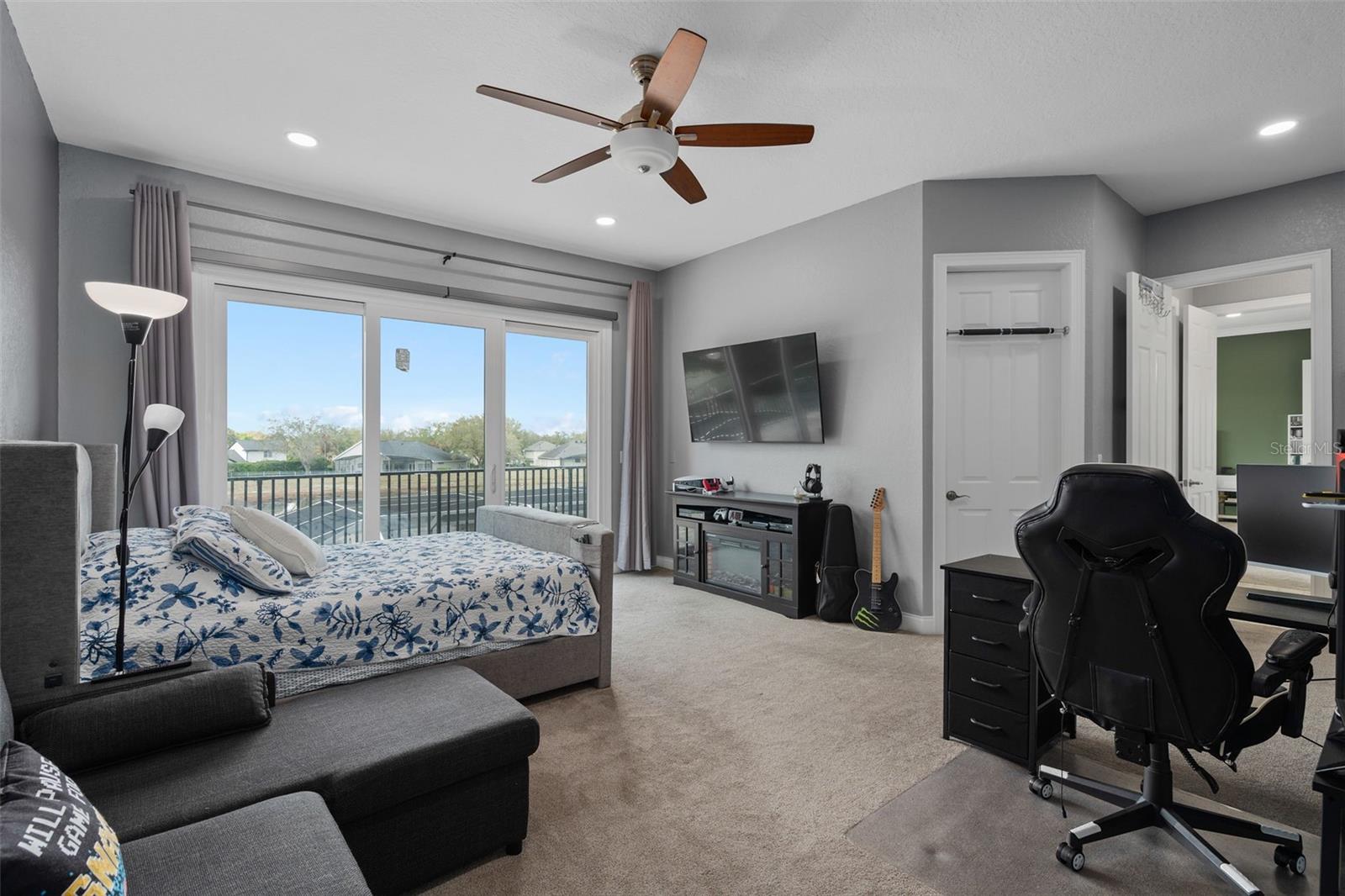 Image 36 of 64 For 9057 Balmoral Mews Square