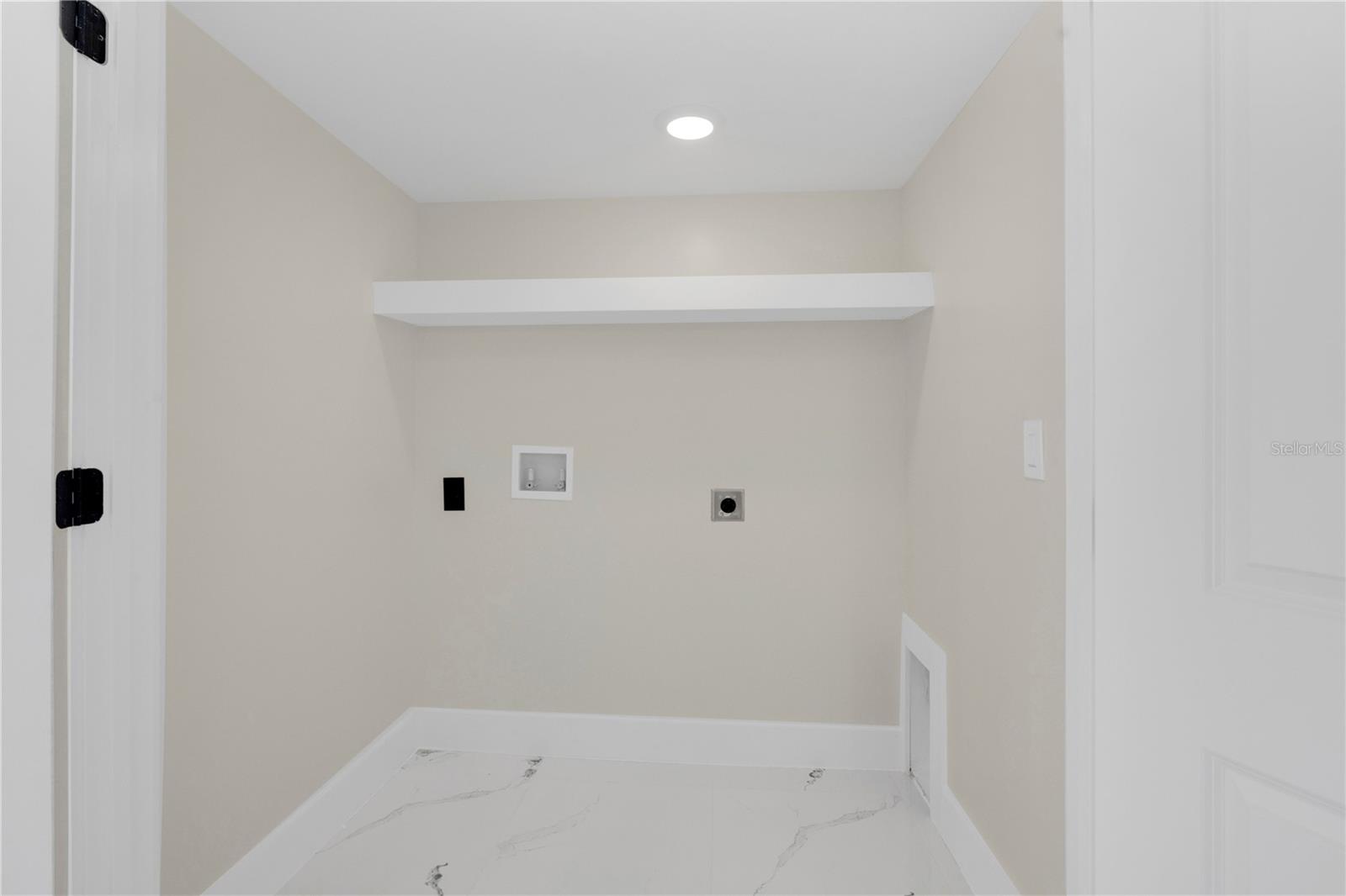 Image 16 of 35 For 3027 Aaron Burr Avenue L1