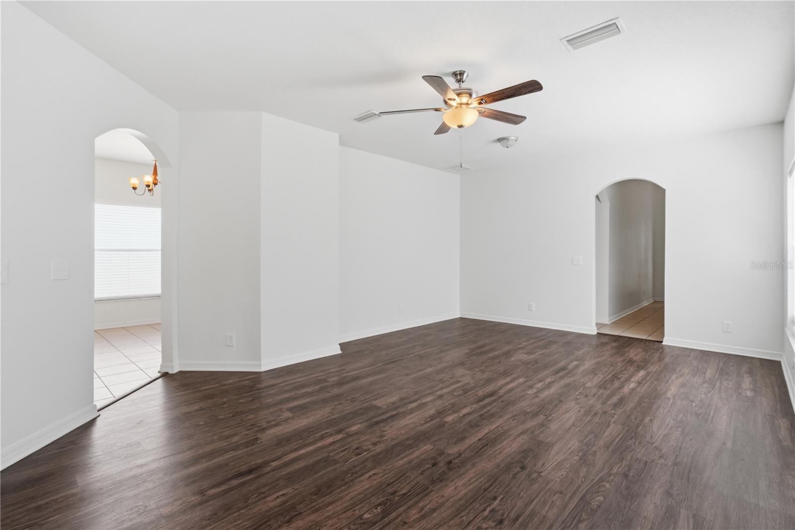 Image 13 of 42 For 4155 Day Bridge Place