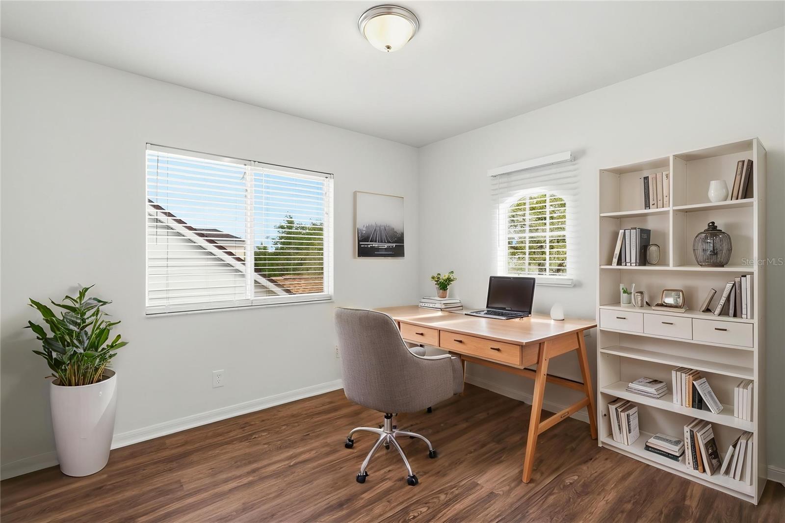 Image 6 of 42 For 4155 Day Bridge Place