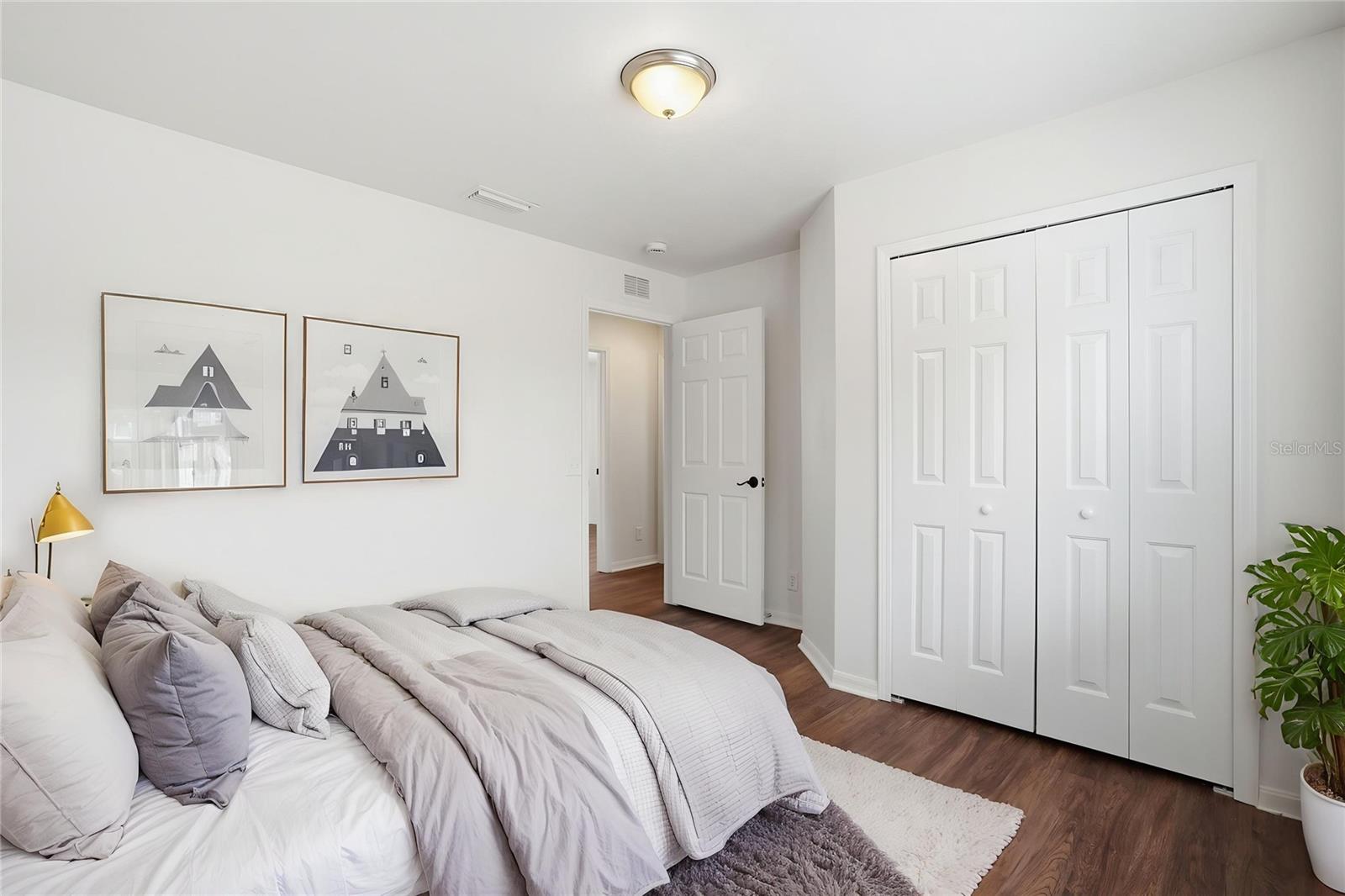 Image 7 of 42 For 4155 Day Bridge Place