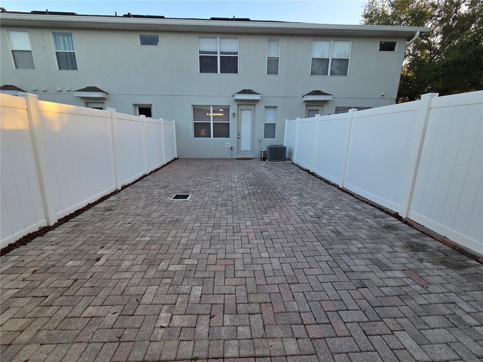 Image 11 of 54 For 14239 Avenue Of The Groves