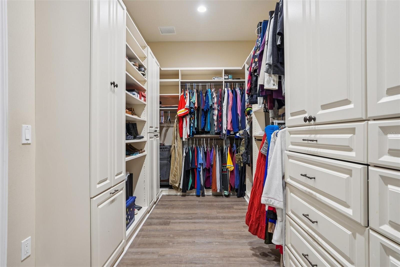 Image 32 of 72 For 113 Wisteria Drive