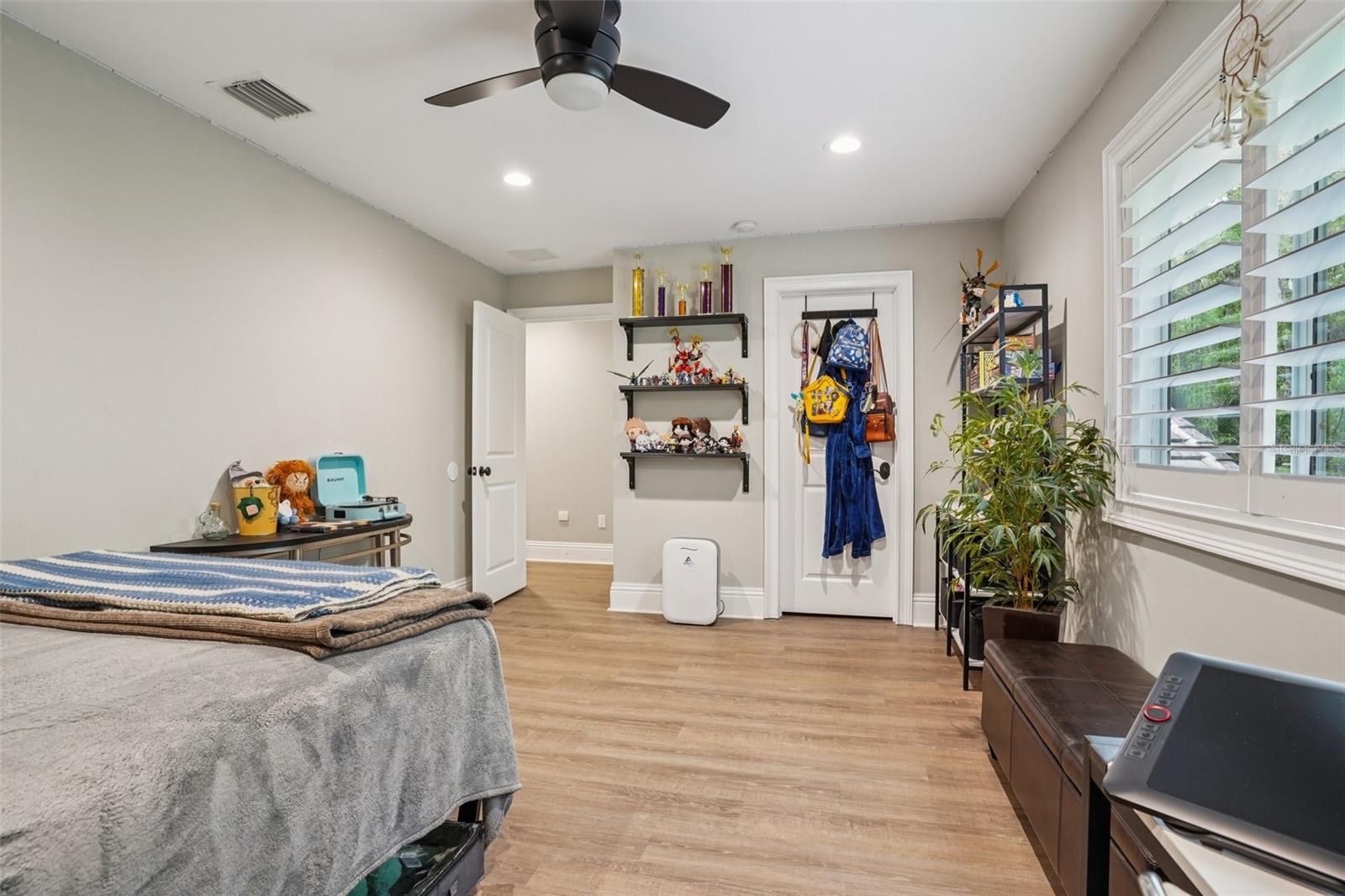 Image 43 of 72 For 113 Wisteria Drive