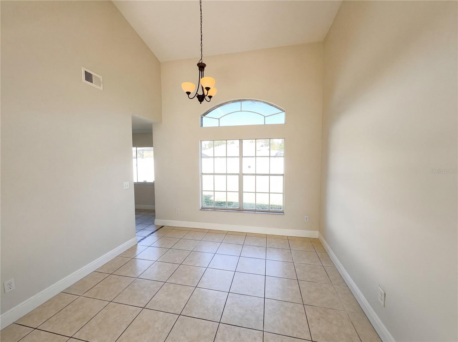 Image 12 of 32 For 1729 Elmstead Court