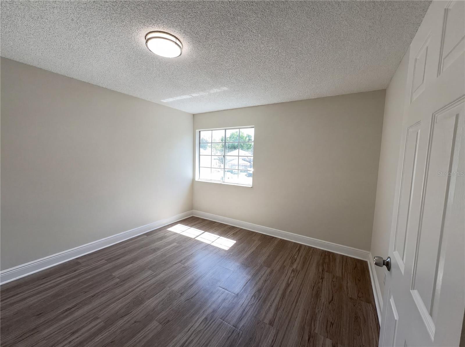 Image 26 of 32 For 1729 Elmstead Court