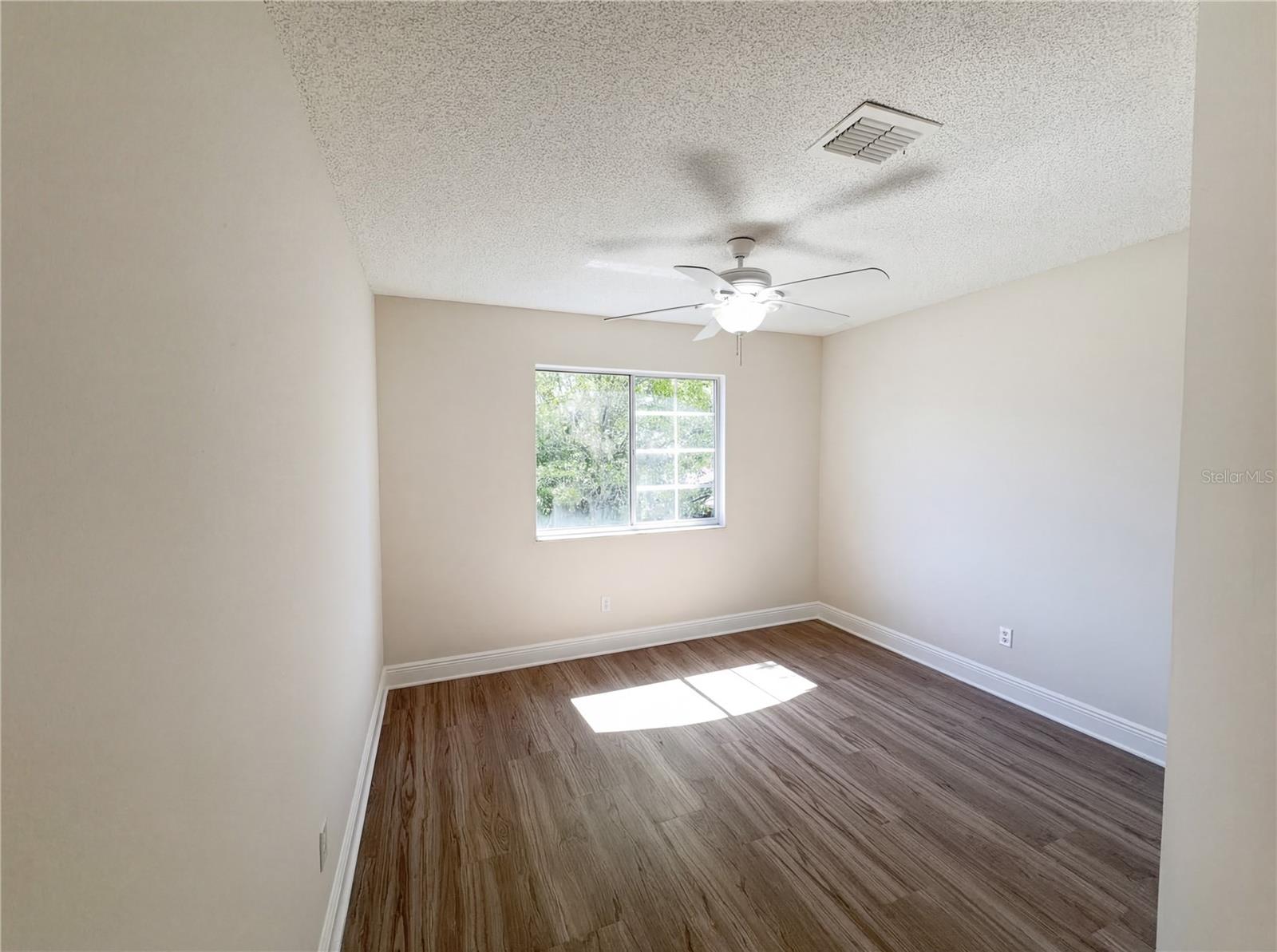 Image 27 of 32 For 1729 Elmstead Court