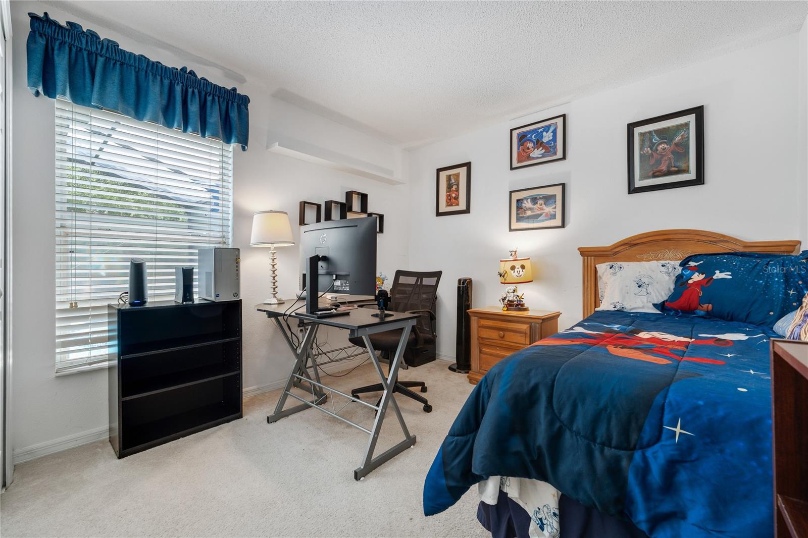 Image 16 of 27 For 1045 Lake Berkley Drive E