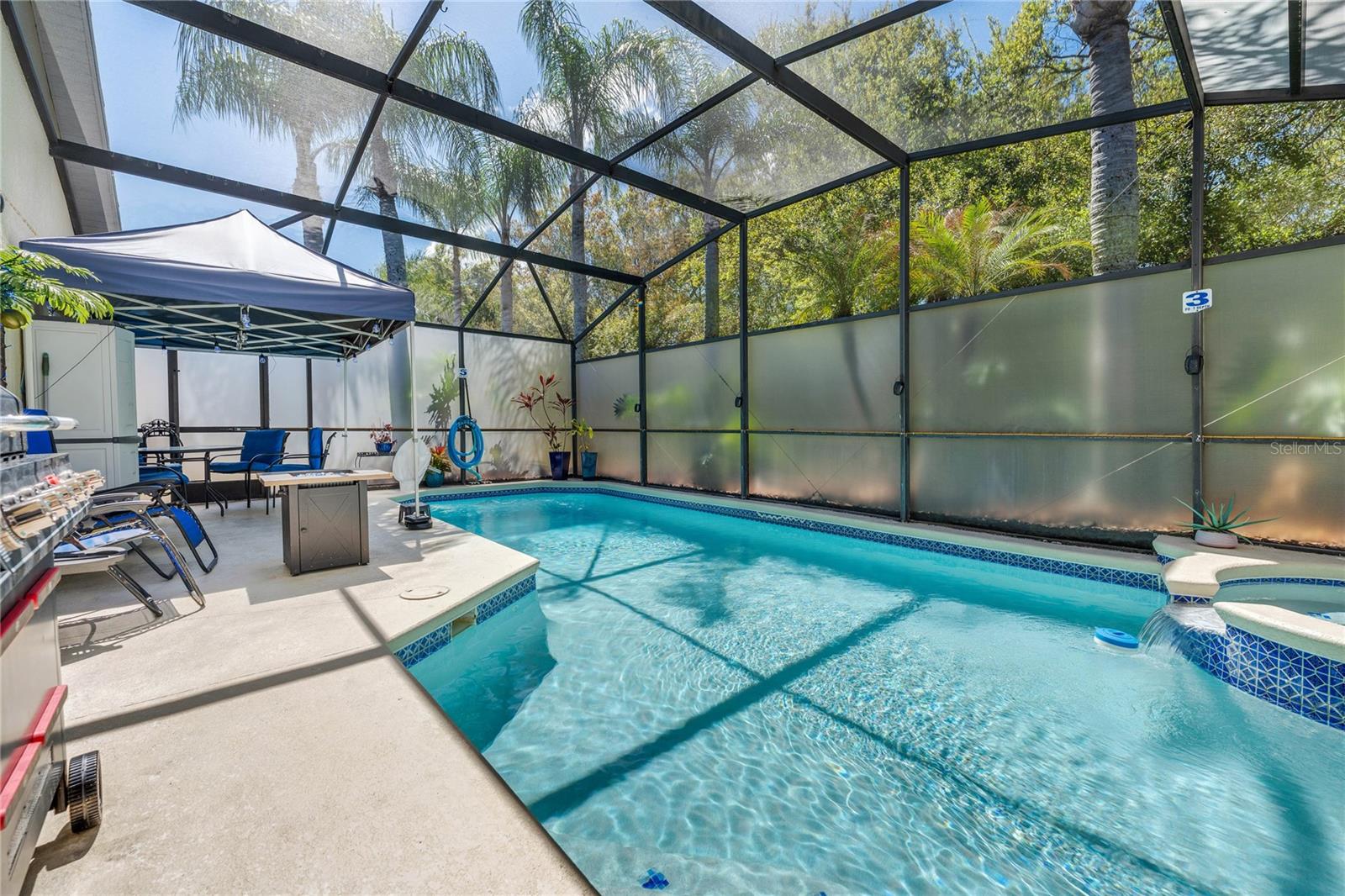 Image 18 of 27 For 1045 Lake Berkley Drive E