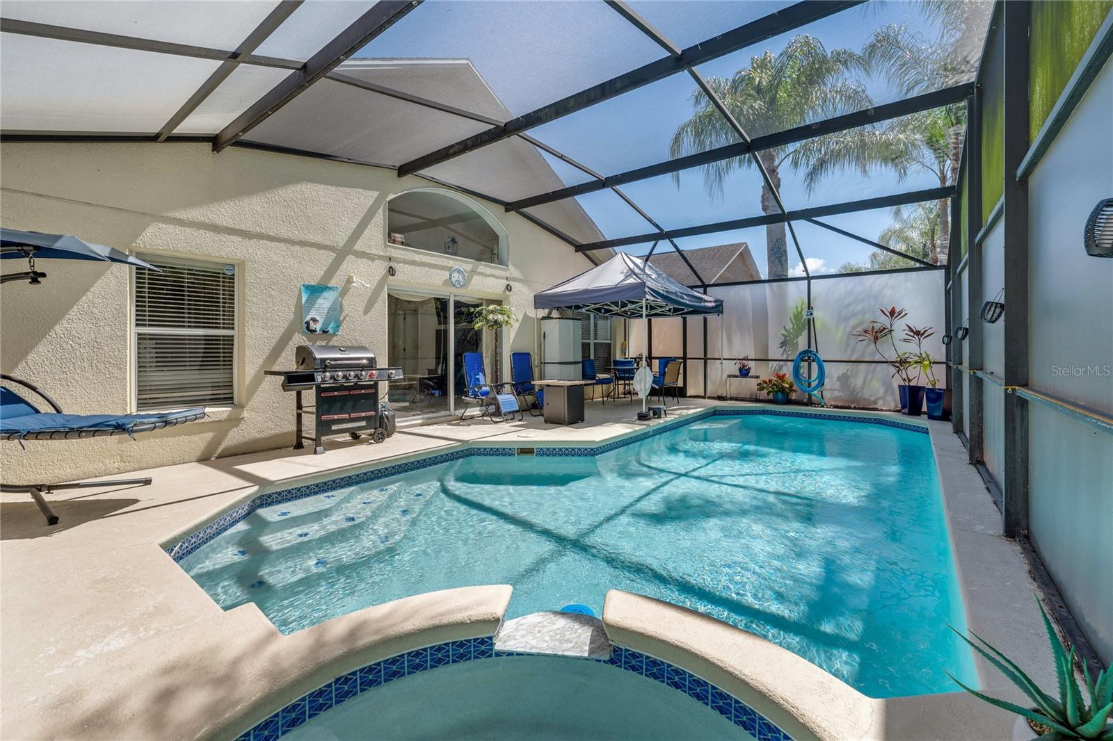 Image 19 of 27 For 1045 Lake Berkley Drive E