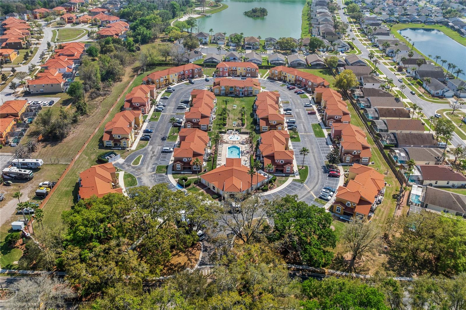 Image 21 of 27 For 1045 Lake Berkley Drive E